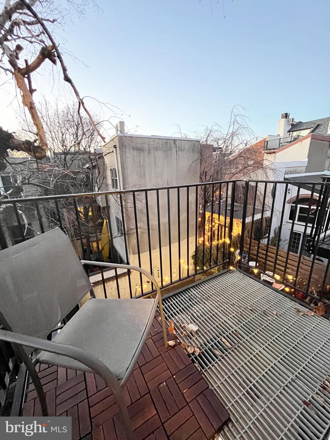 QUEEN VILLAGE - Residential Lease