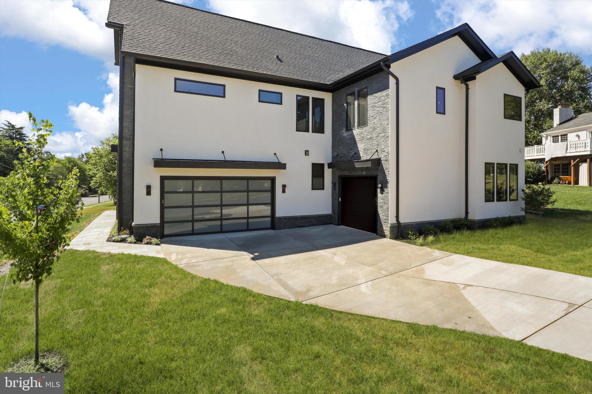 SOUTHRIDGE - Residential