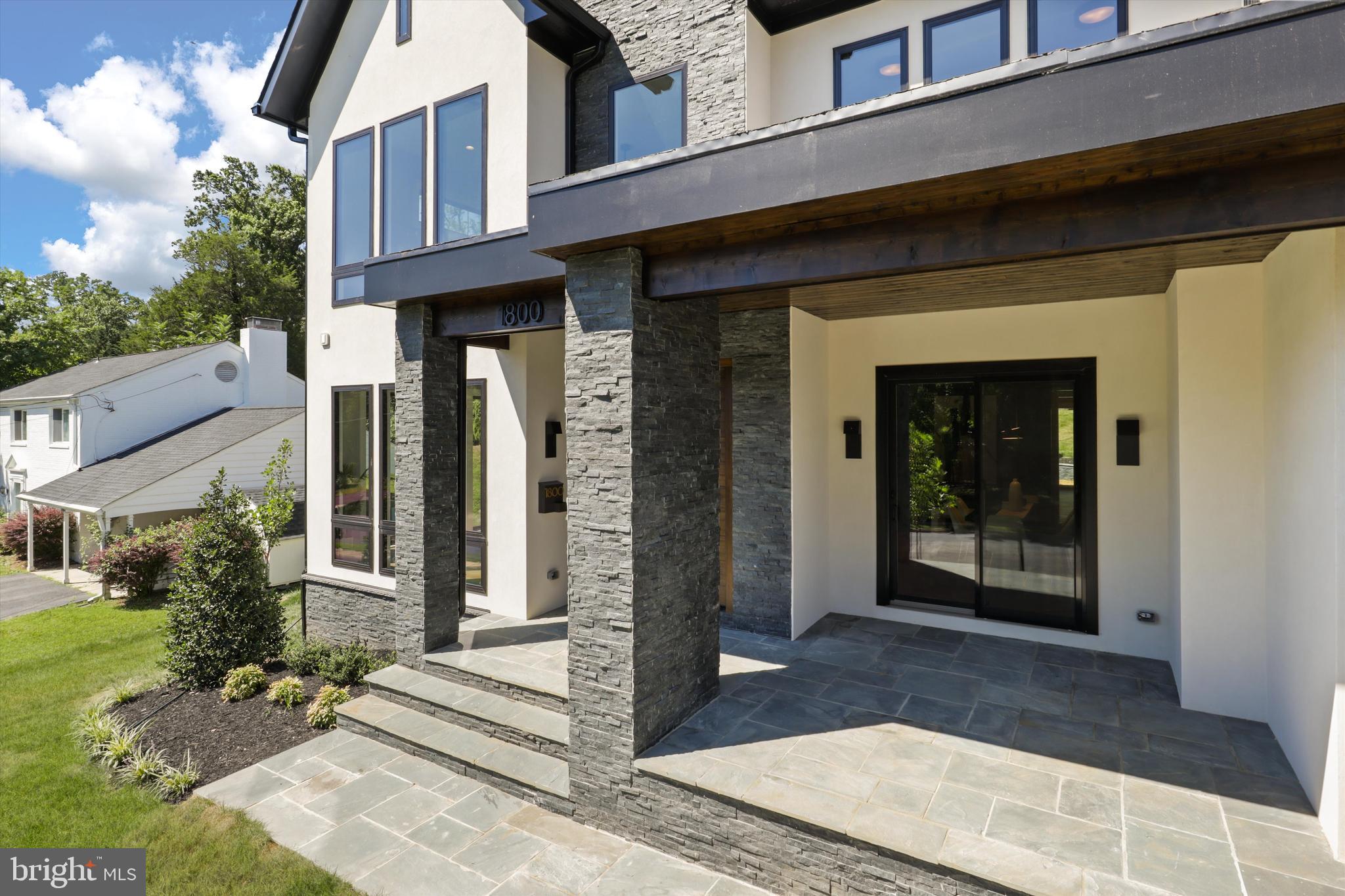 SOUTHRIDGE - Residential