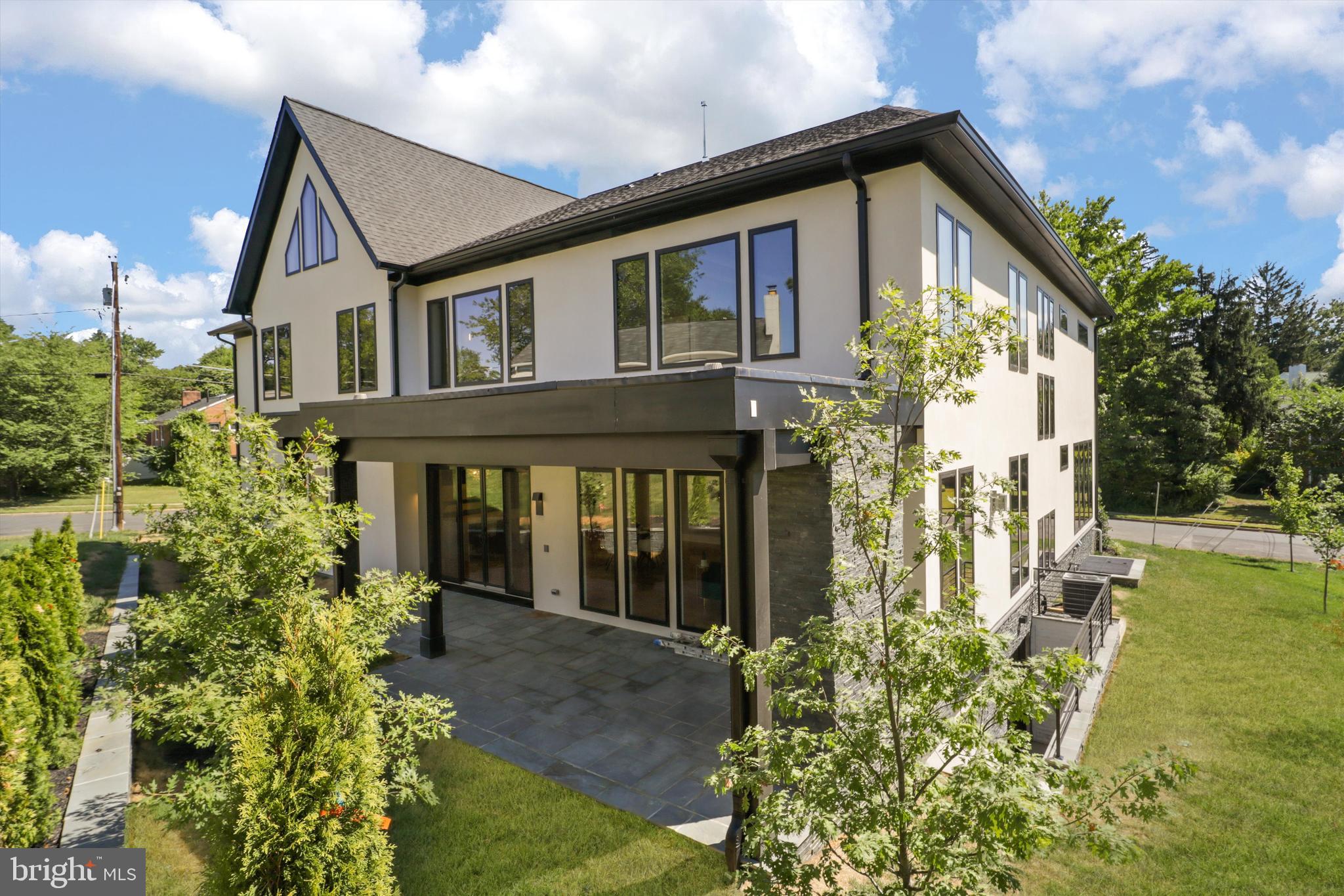 SOUTHRIDGE - Residential