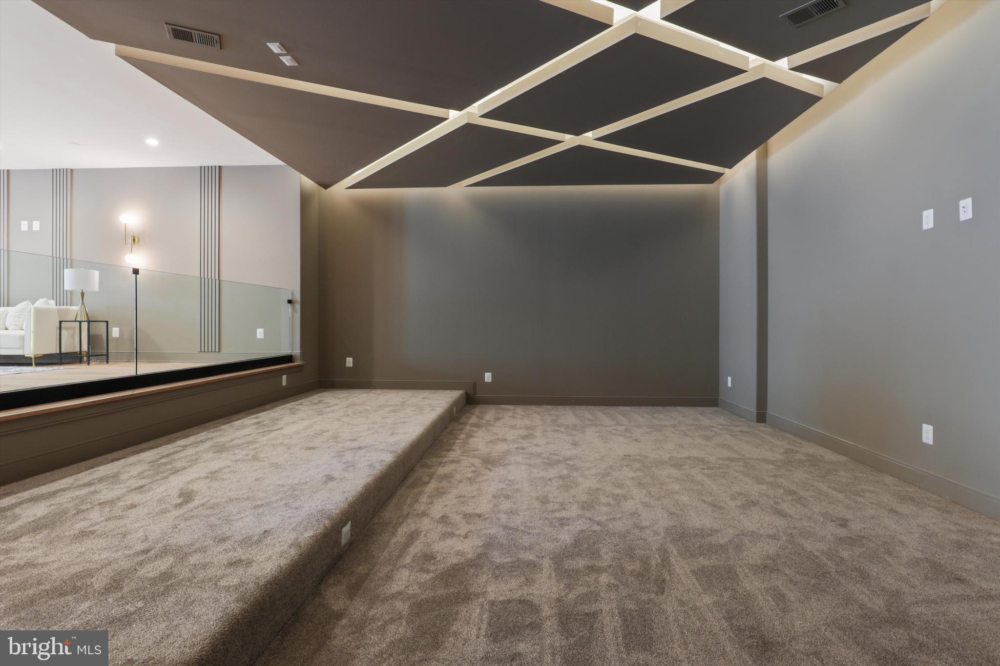 SOUTHRIDGE - Residential