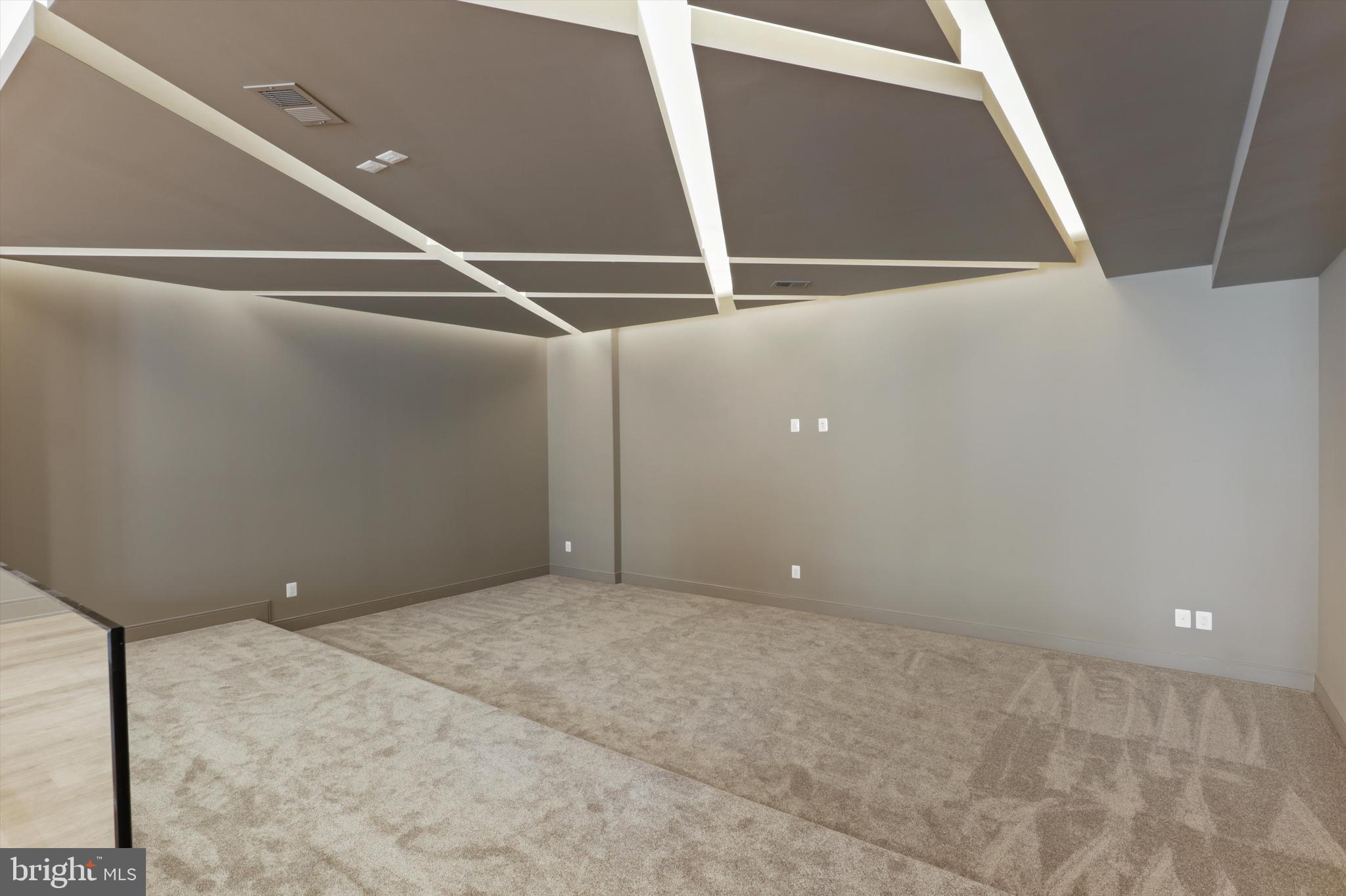 SOUTHRIDGE - Residential