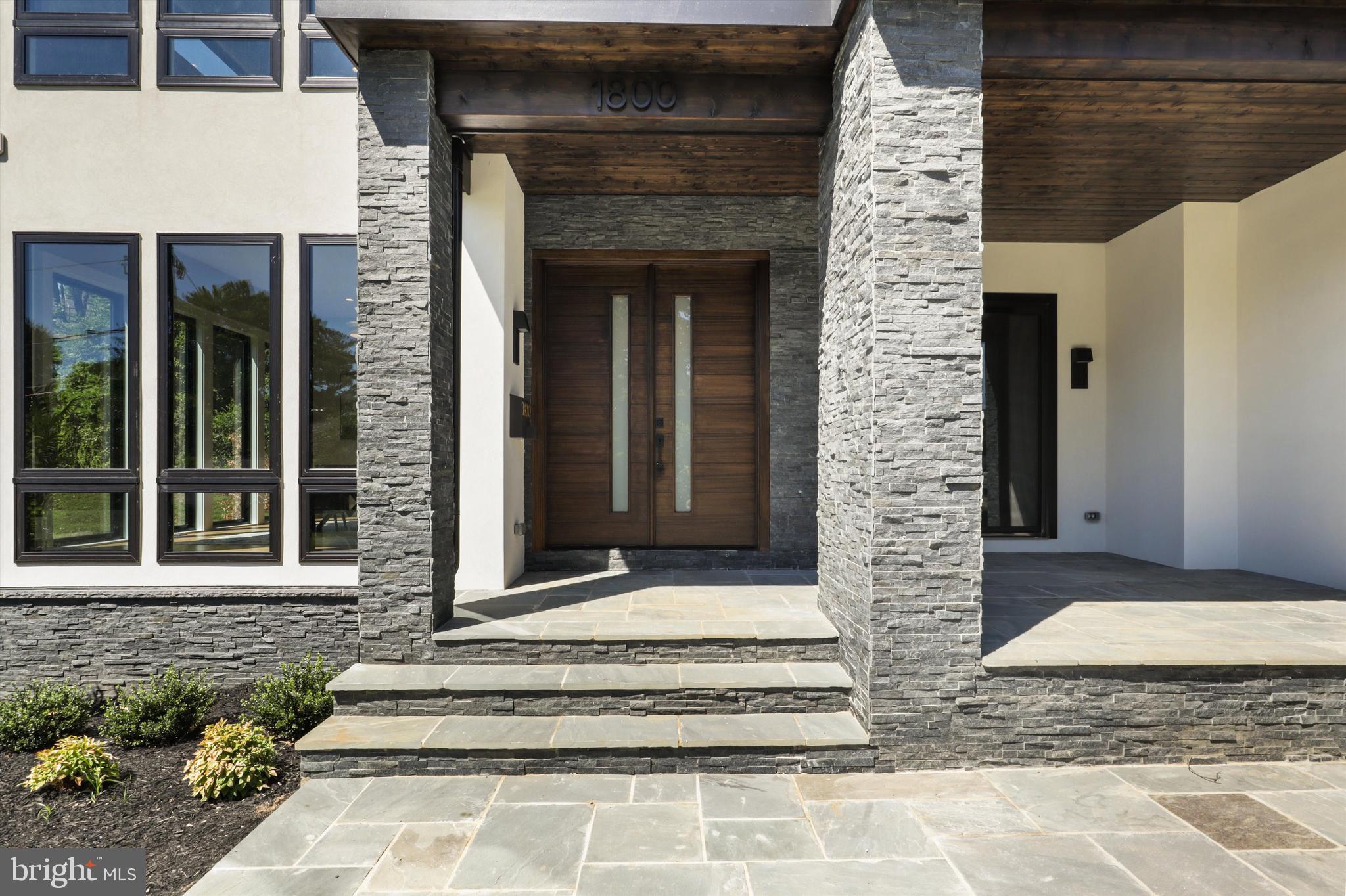 SOUTHRIDGE - Residential