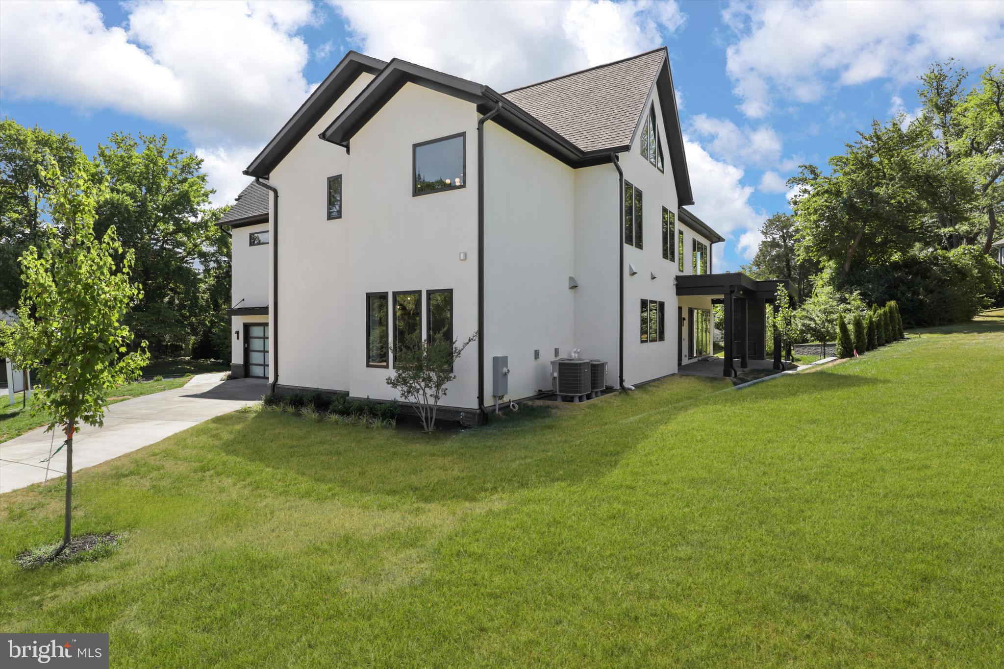 SOUTHRIDGE - Residential