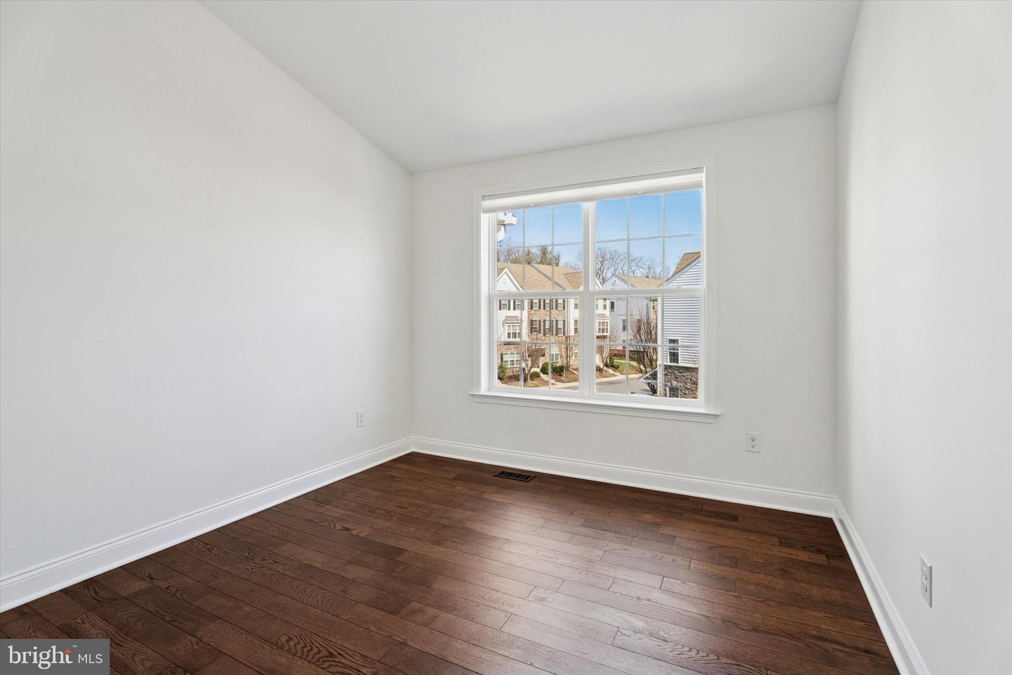 RAVENSCLIFF - Residential