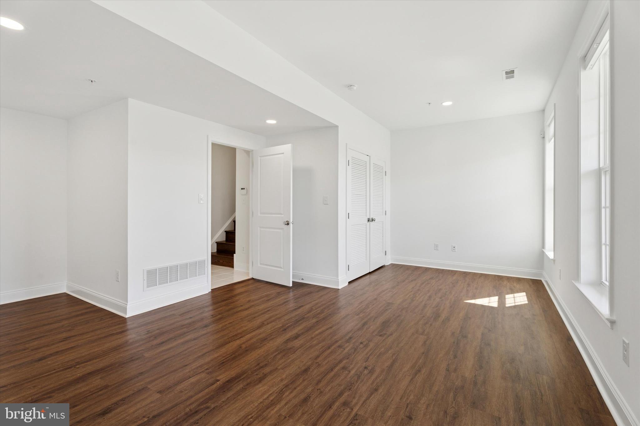 RAVENSCLIFF - Residential