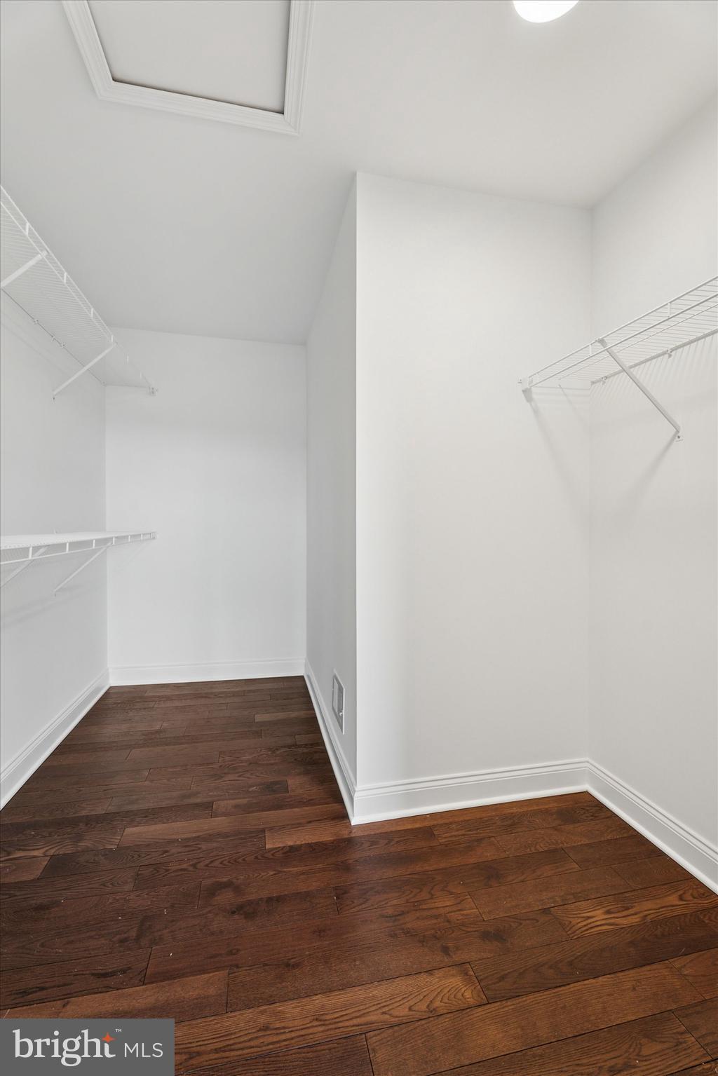 RAVENSCLIFF - Residential