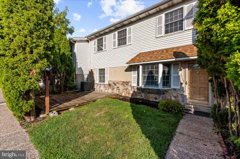 Townhouse For Sale - 1712 Whitpain Hls Hls<br/> Montgomery County, BLUE BELL, PA 19422