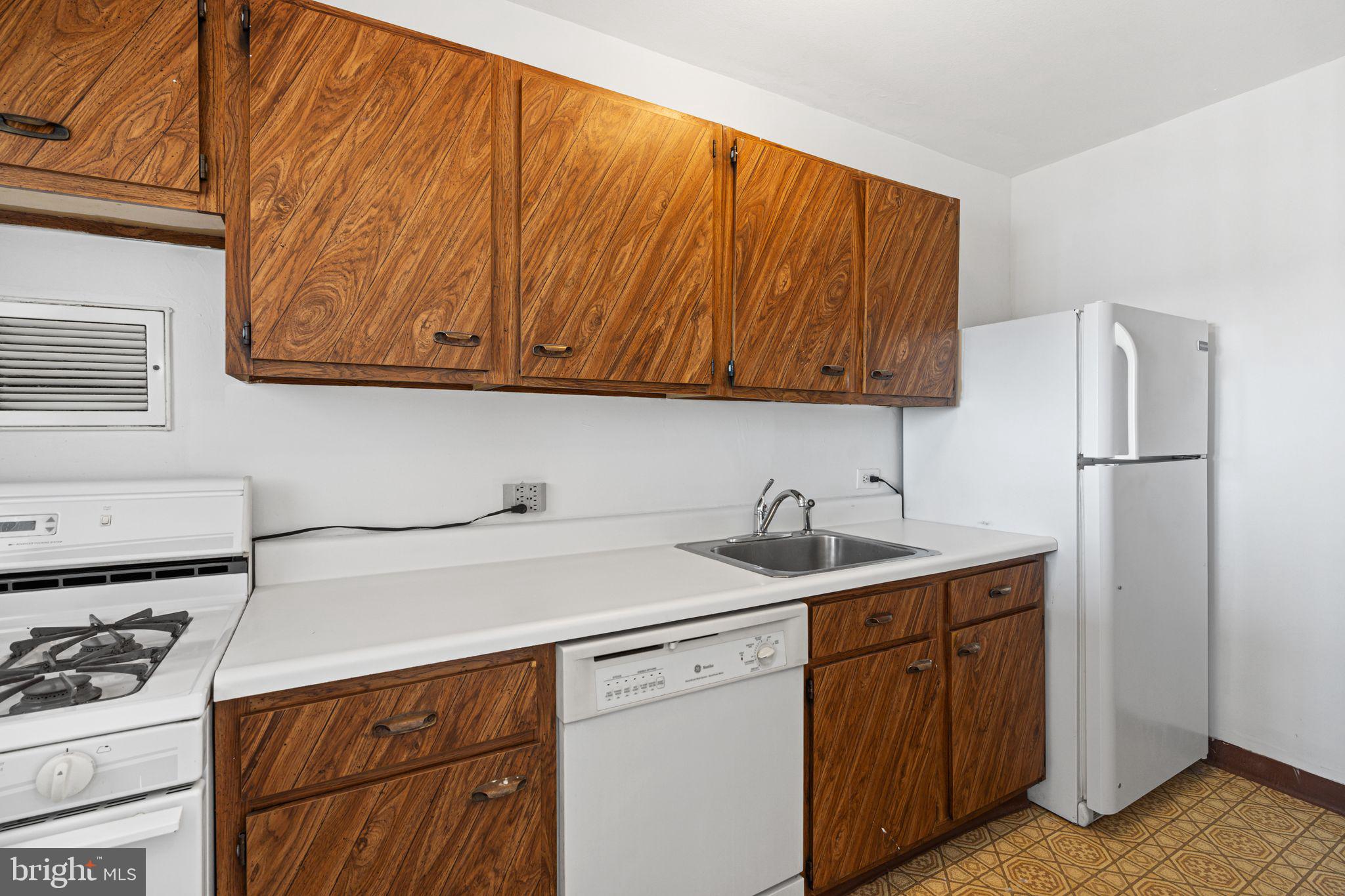 SOCIETY HILL - Residential Lease