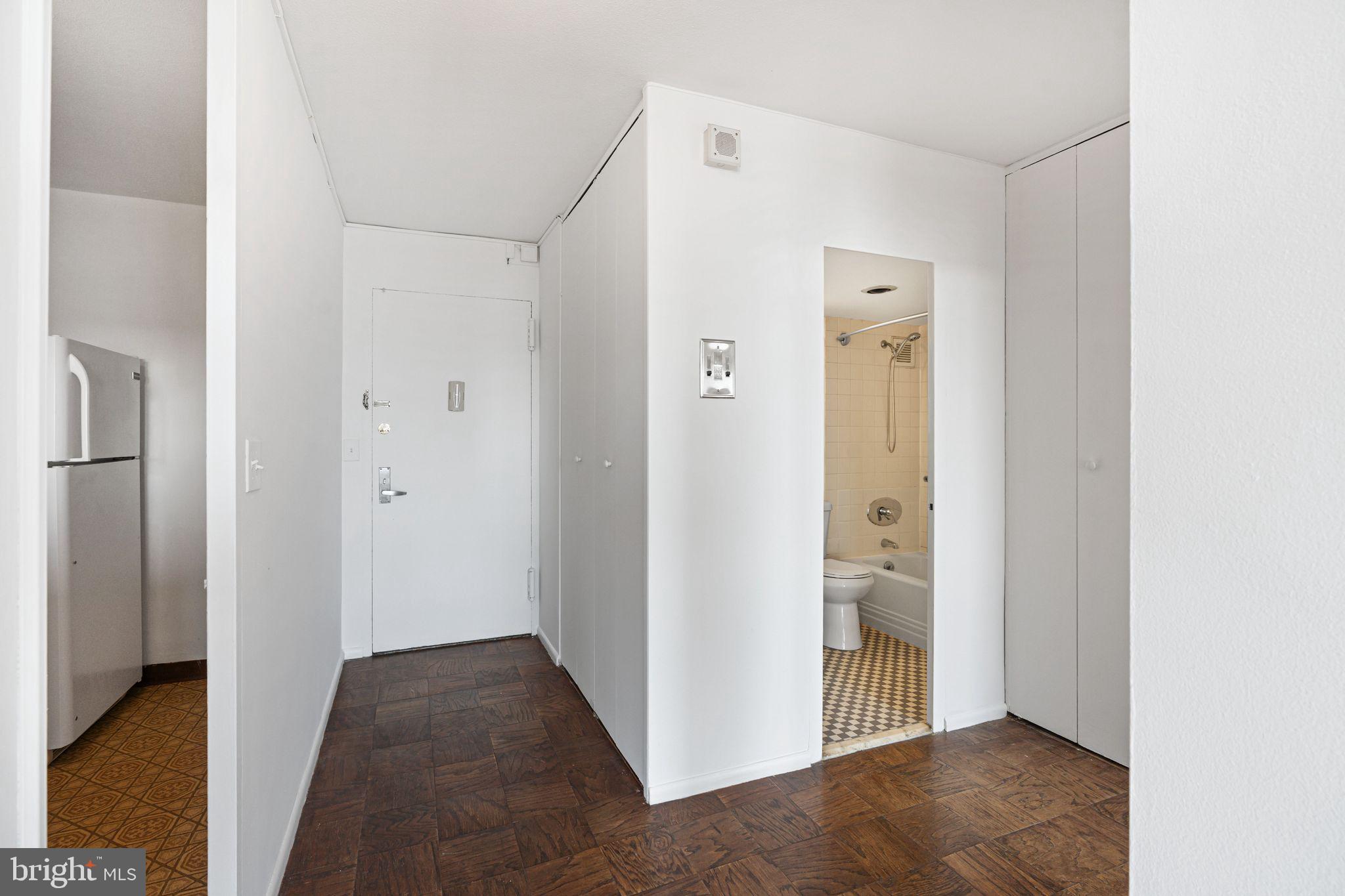 SOCIETY HILL - Residential Lease