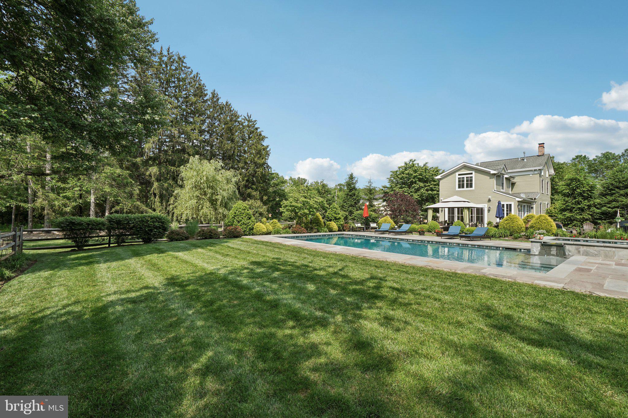 6 GREENWOOD AVENUE
