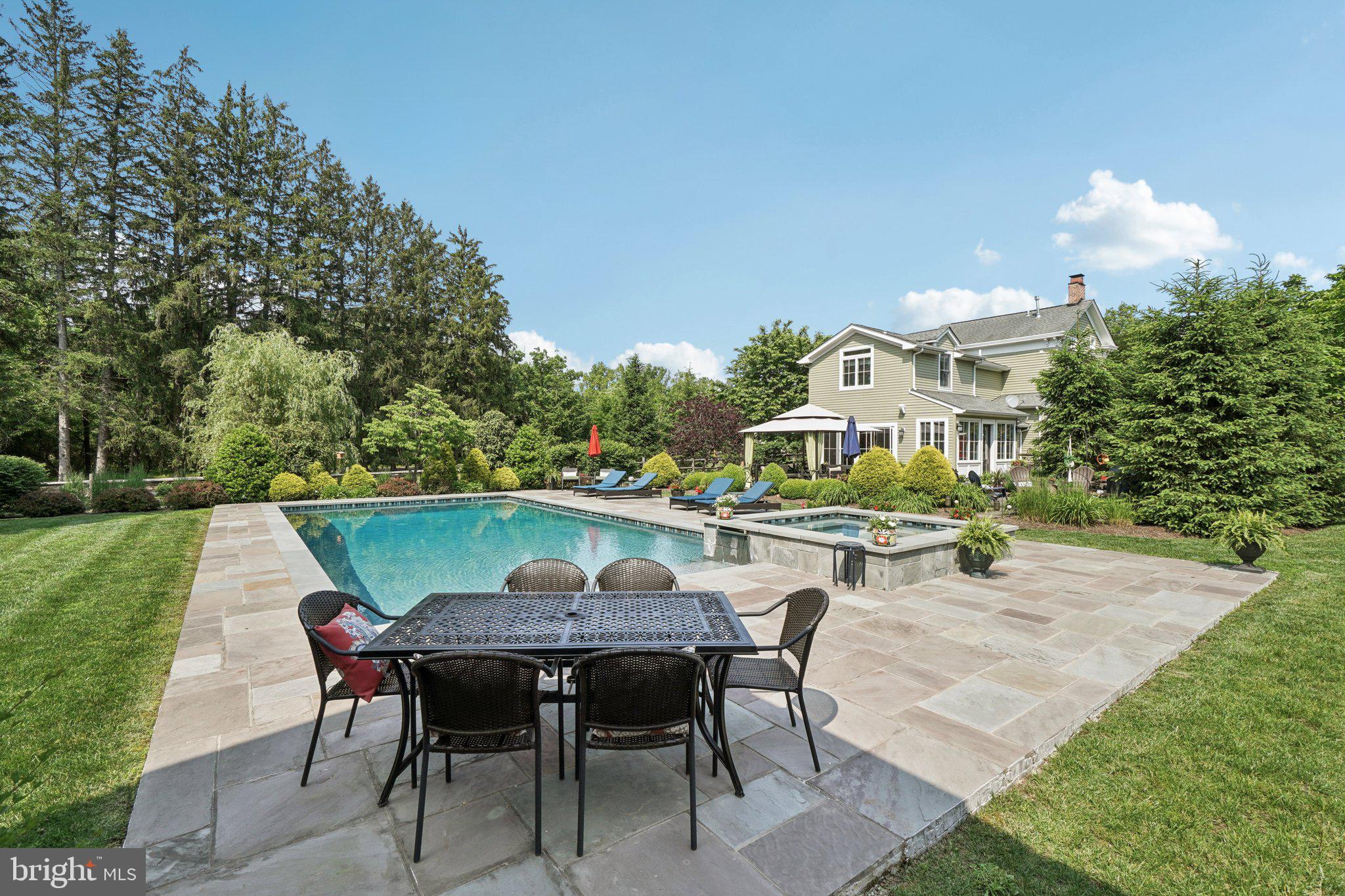 6 GREENWOOD AVENUE