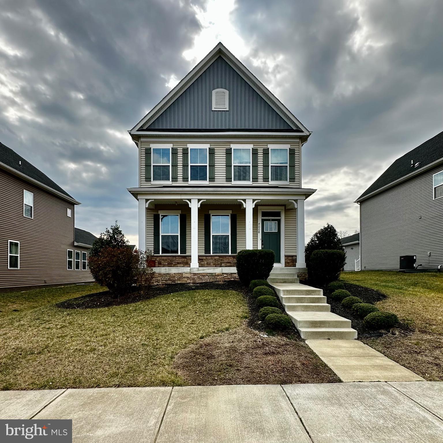 THE VILLAGE AT COURTHOUSE COMMONS - Residential Lease