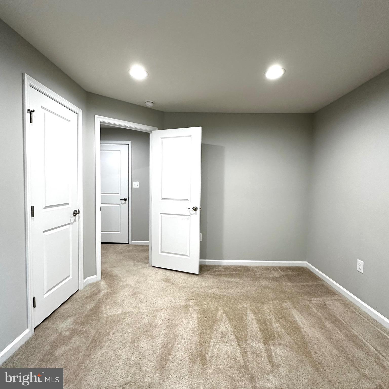 THE VILLAGE AT COURTHOUSE COMMONS - Residential Lease