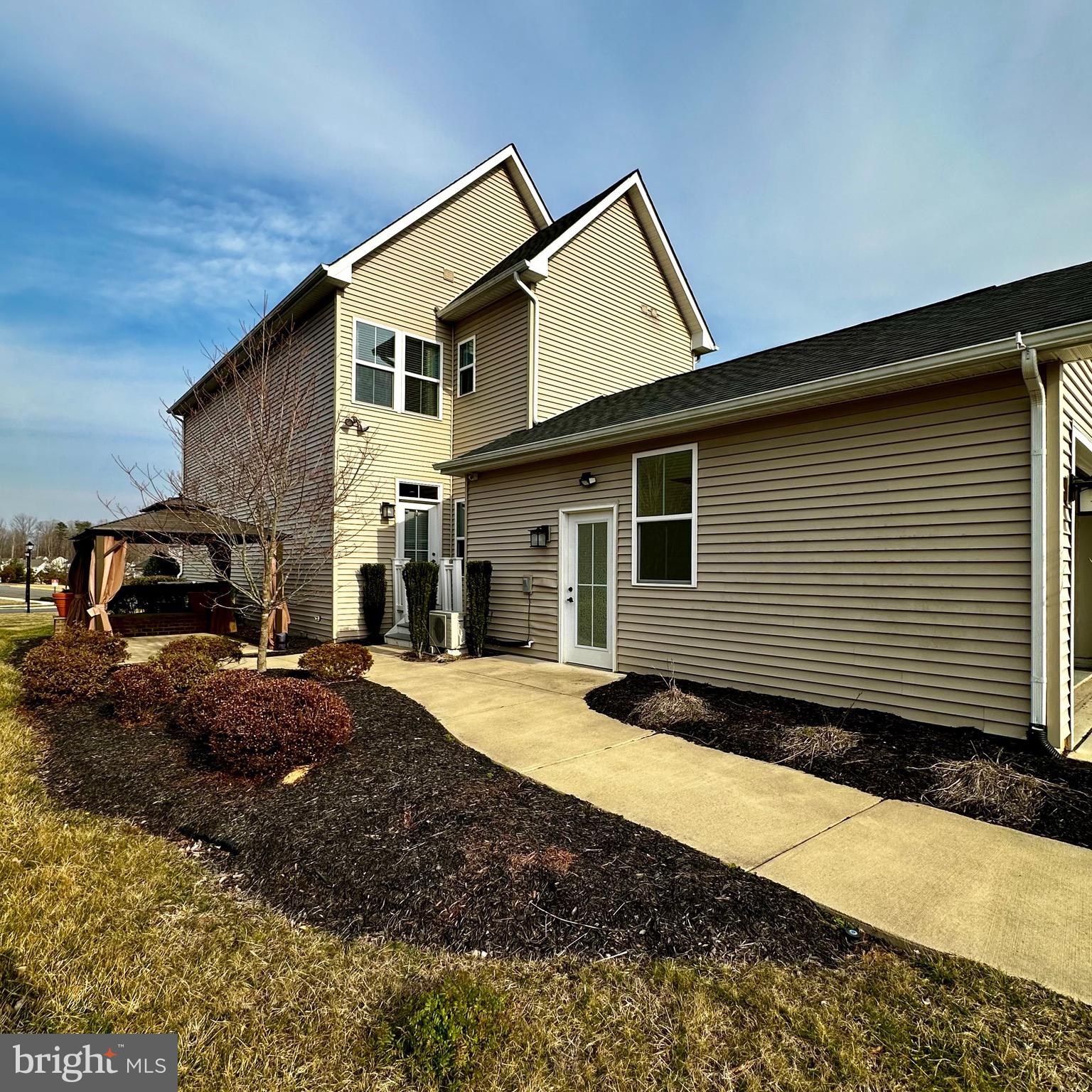 THE VILLAGE AT COURTHOUSE COMMONS - Residential Lease