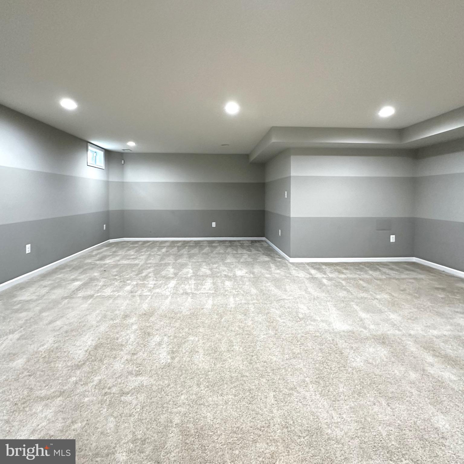 THE VILLAGE AT COURTHOUSE COMMONS - Residential Lease