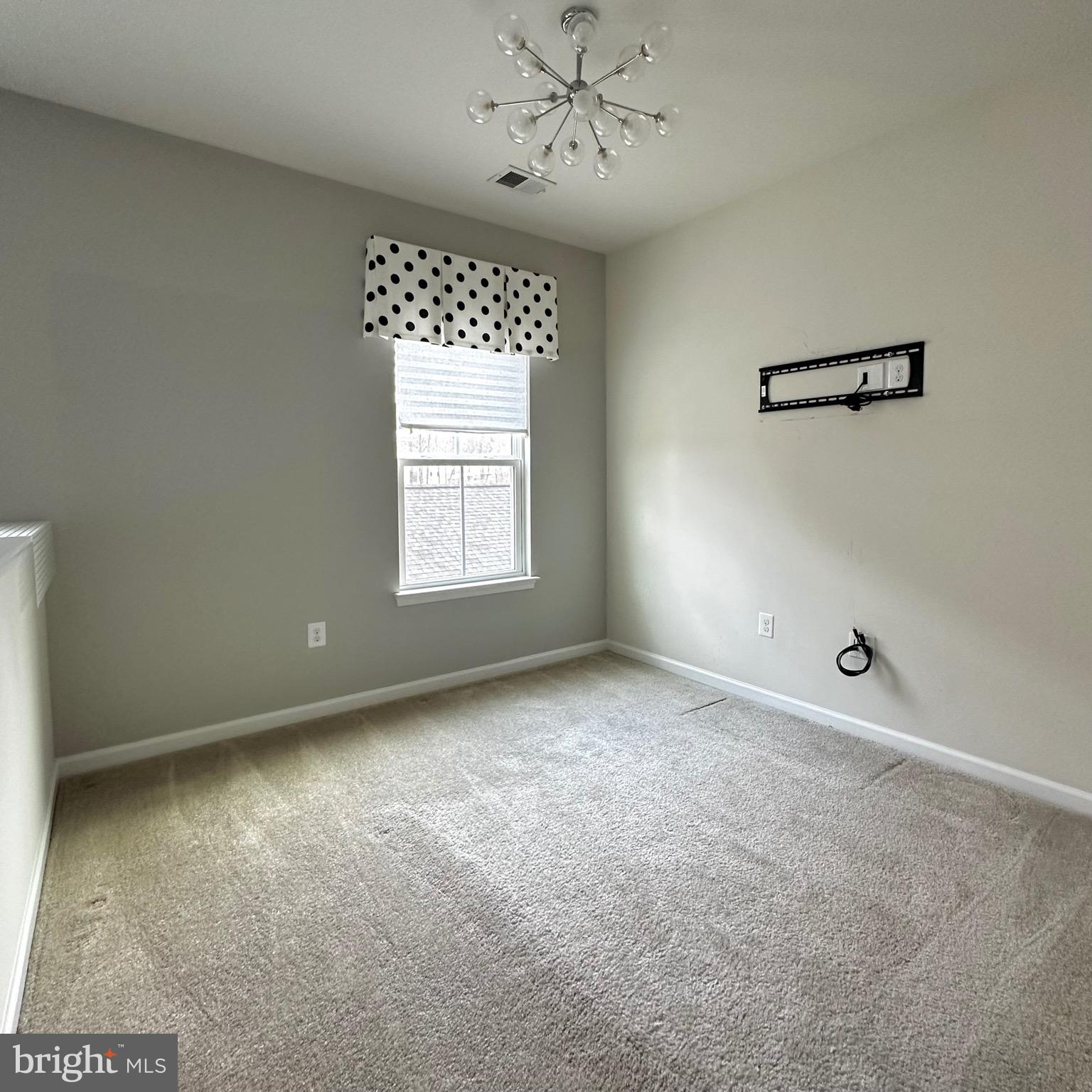 THE VILLAGE AT COURTHOUSE COMMONS - Residential Lease