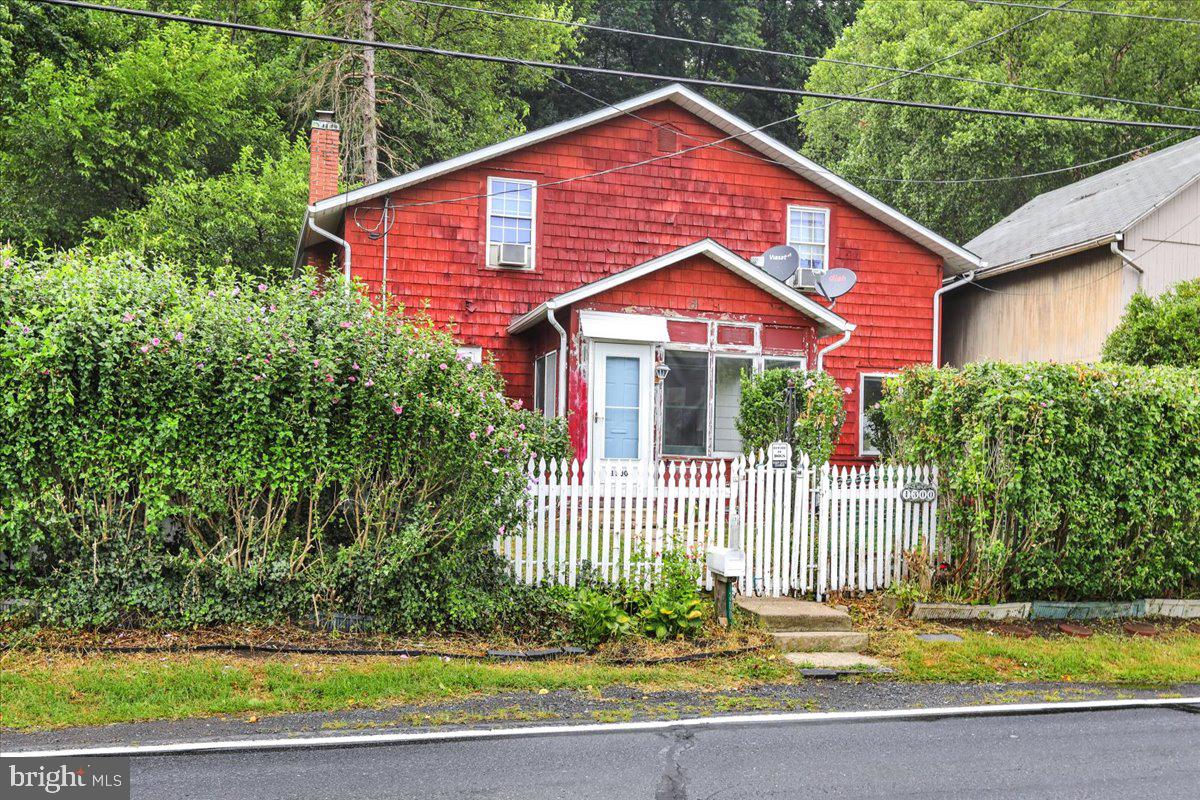 1300 CARSONIA AVENUE