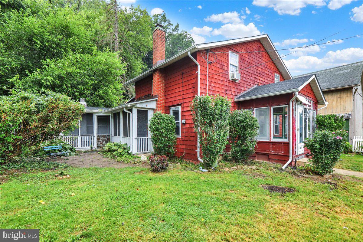 1300 CARSONIA AVENUE