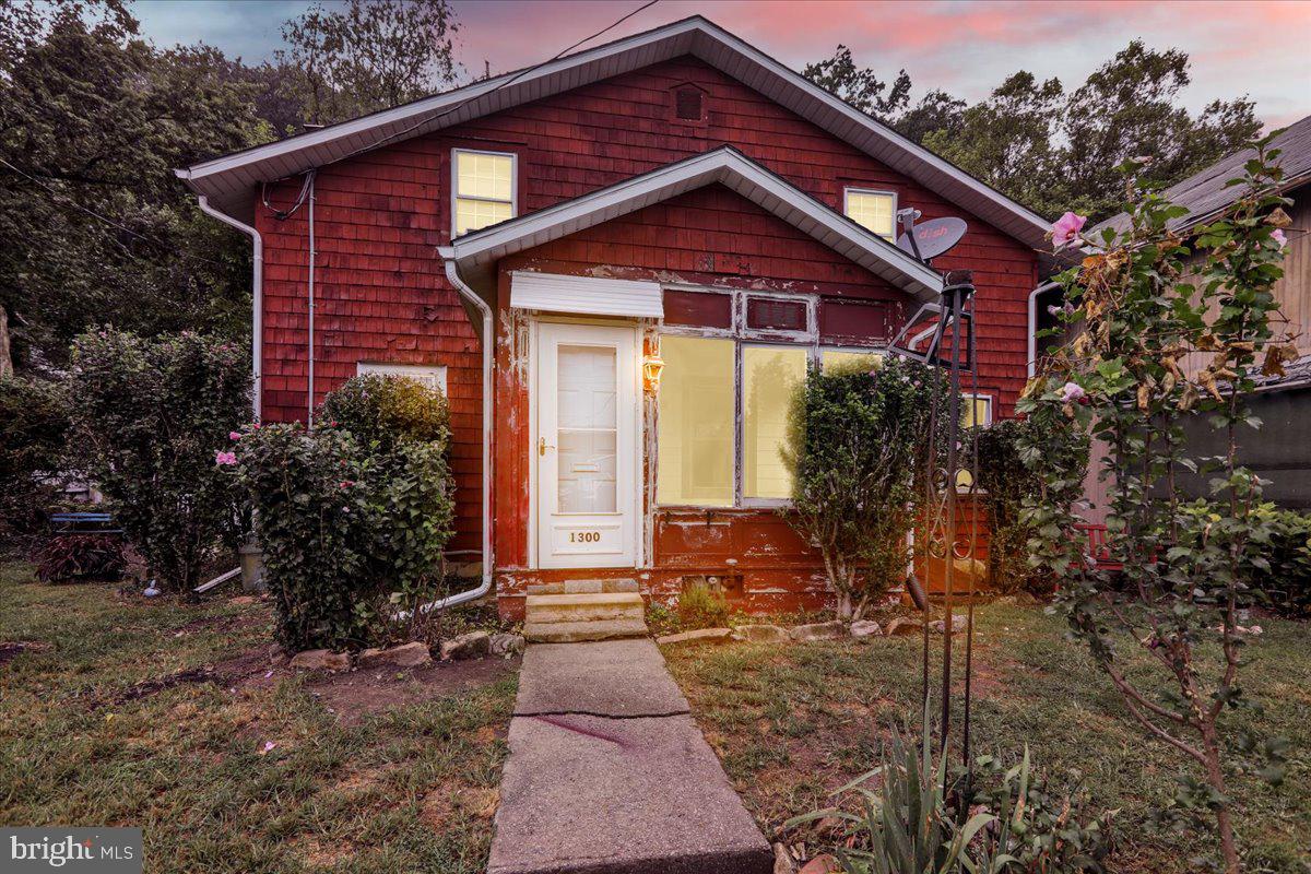Welcome to 1300 Carsonia Ave, located in Antietam School District, a charming 3-bedroom 2-bath home offering 1,485 sq ft of living space on a manageable 3,049 sq ft lot. Built in 1920, this home retains it's classic charm and solid structure while offering great opportunity for updates or cosmetic improvements.
Whether you're an investor looking for your next rental or flip project, or a buyer wanting to build sweat equity, this one delivers value and flexibility.
The property is move-in ready but could be refreshed for increased returns. It features oil heating and has already been upgraded to a 200-amp electric service. Bonus features include extra built-in storage cabinets and a nice yard that's perfect for relaxing or entertaining. Off-street parking is available just across the street, a rare find in this neighborhood!
This home is in a quiet, residential area with easy access to shopping, parks, and commuter routes, this home is a great opportunity to add to your portfolio or settle into a home with long-term potential. Don't miss out, schedule your tour today and explore all the possibilities this property has to offer!