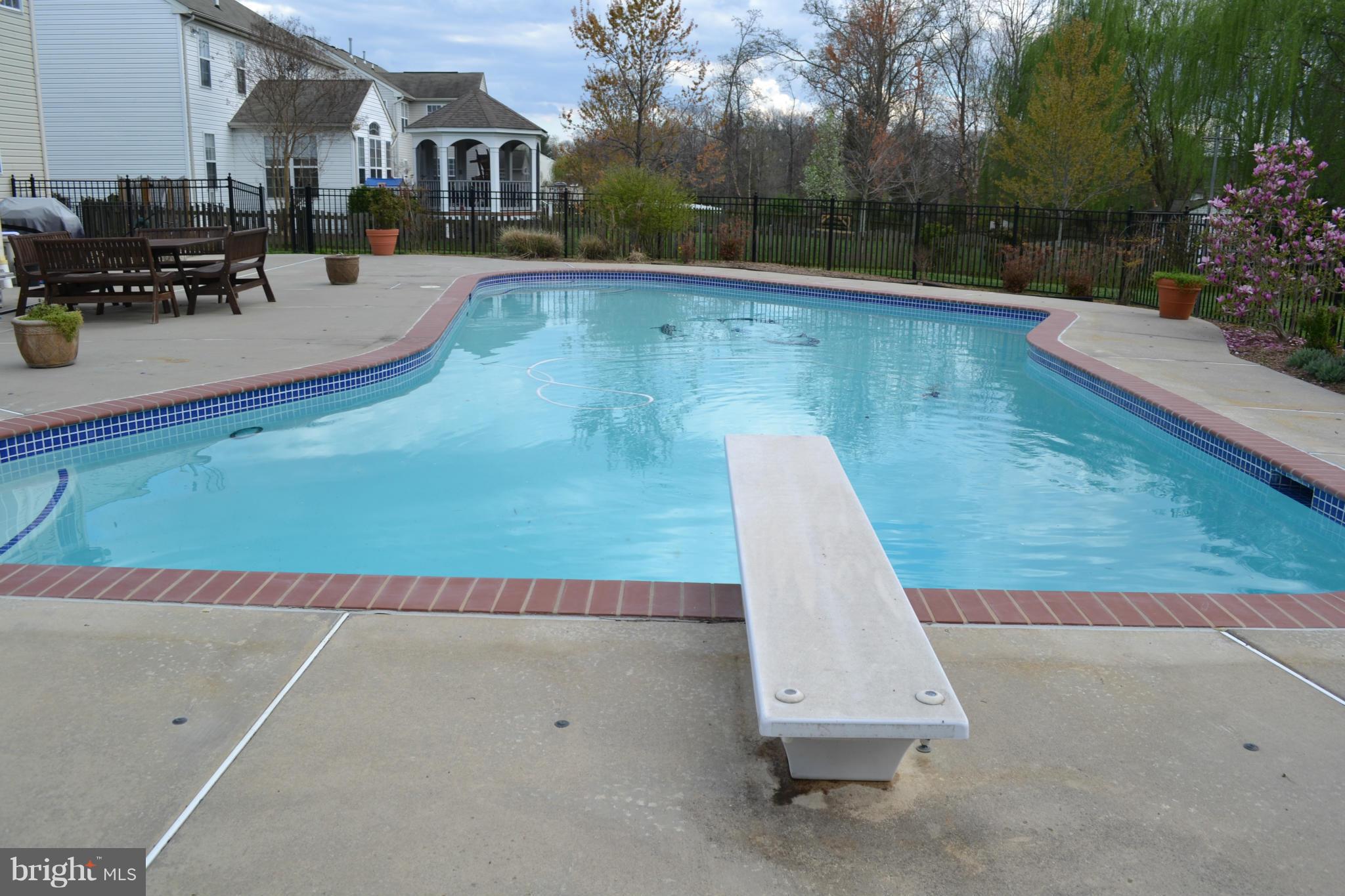 BLUE SPRING FARM - Residential