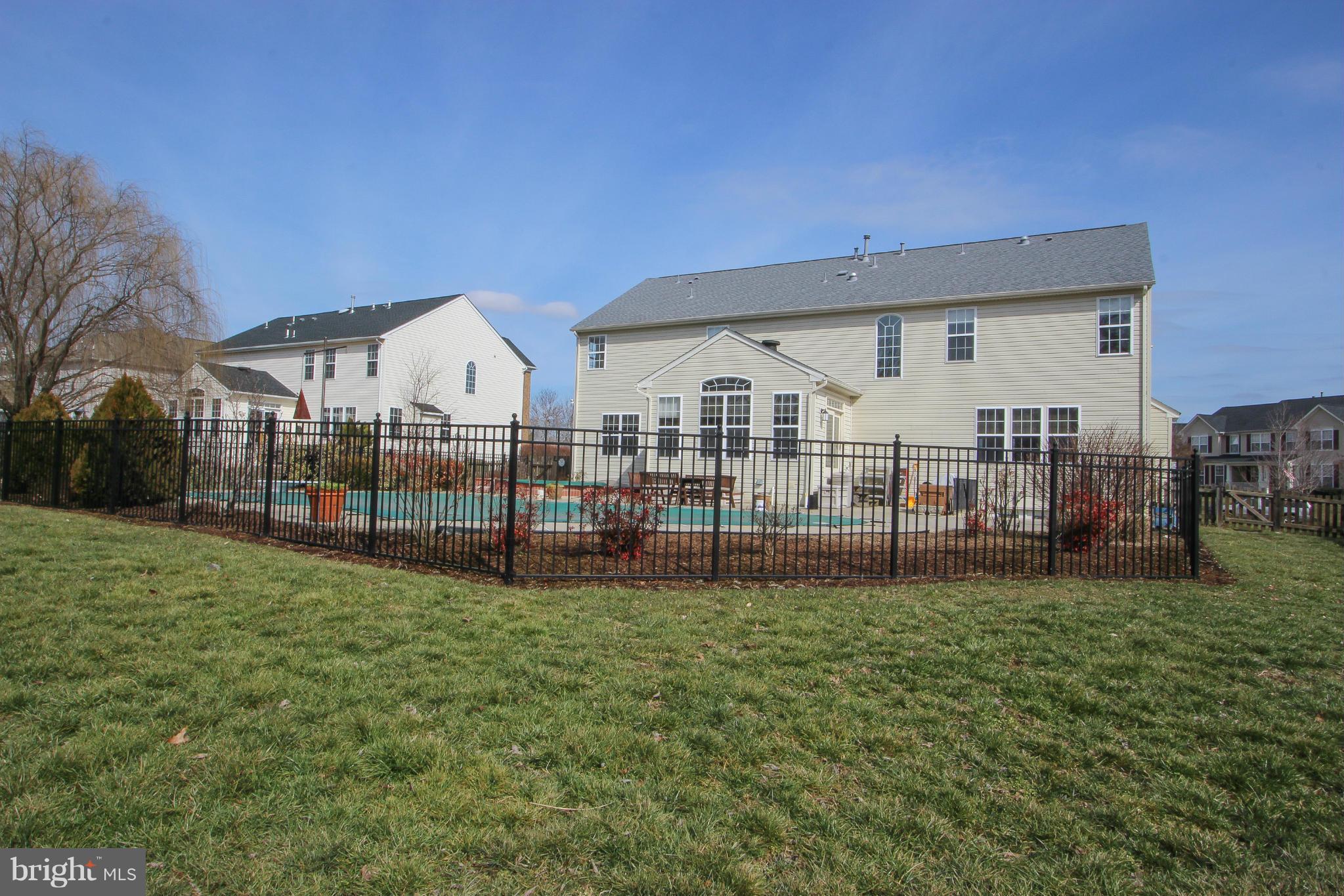 BLUE SPRING FARM - Residential