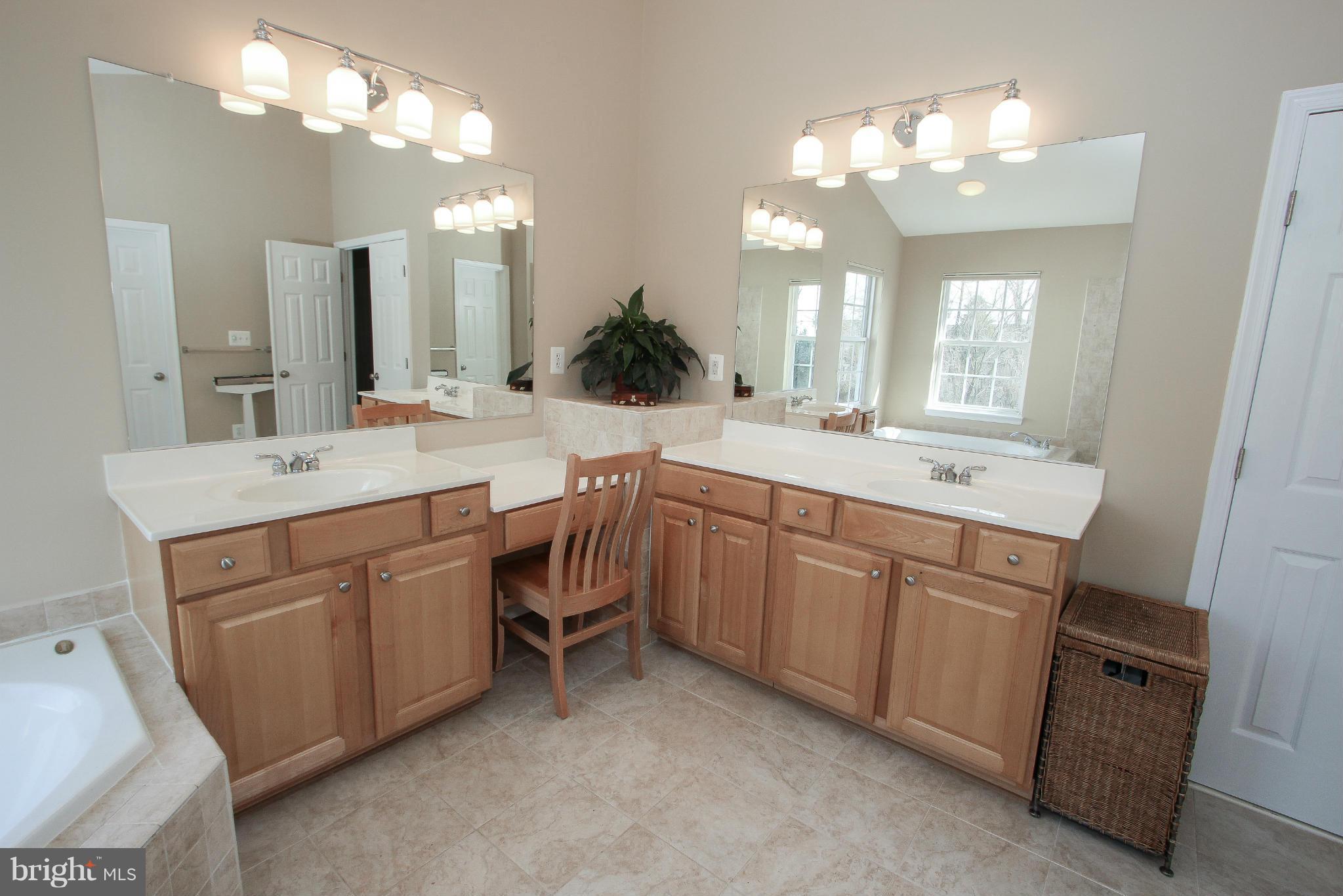 BLUE SPRING FARM - Residential