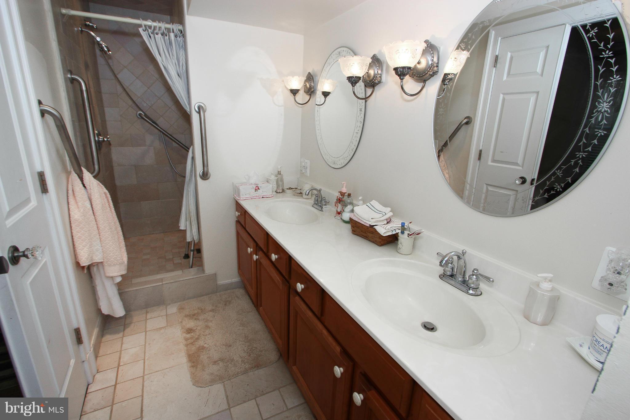 BLUE SPRING FARM - Residential