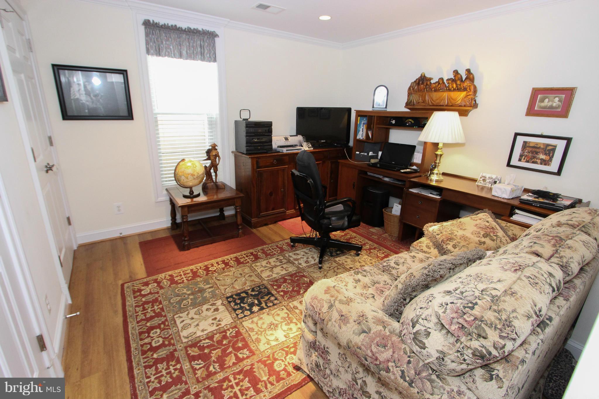 BLUE SPRING FARM - Residential