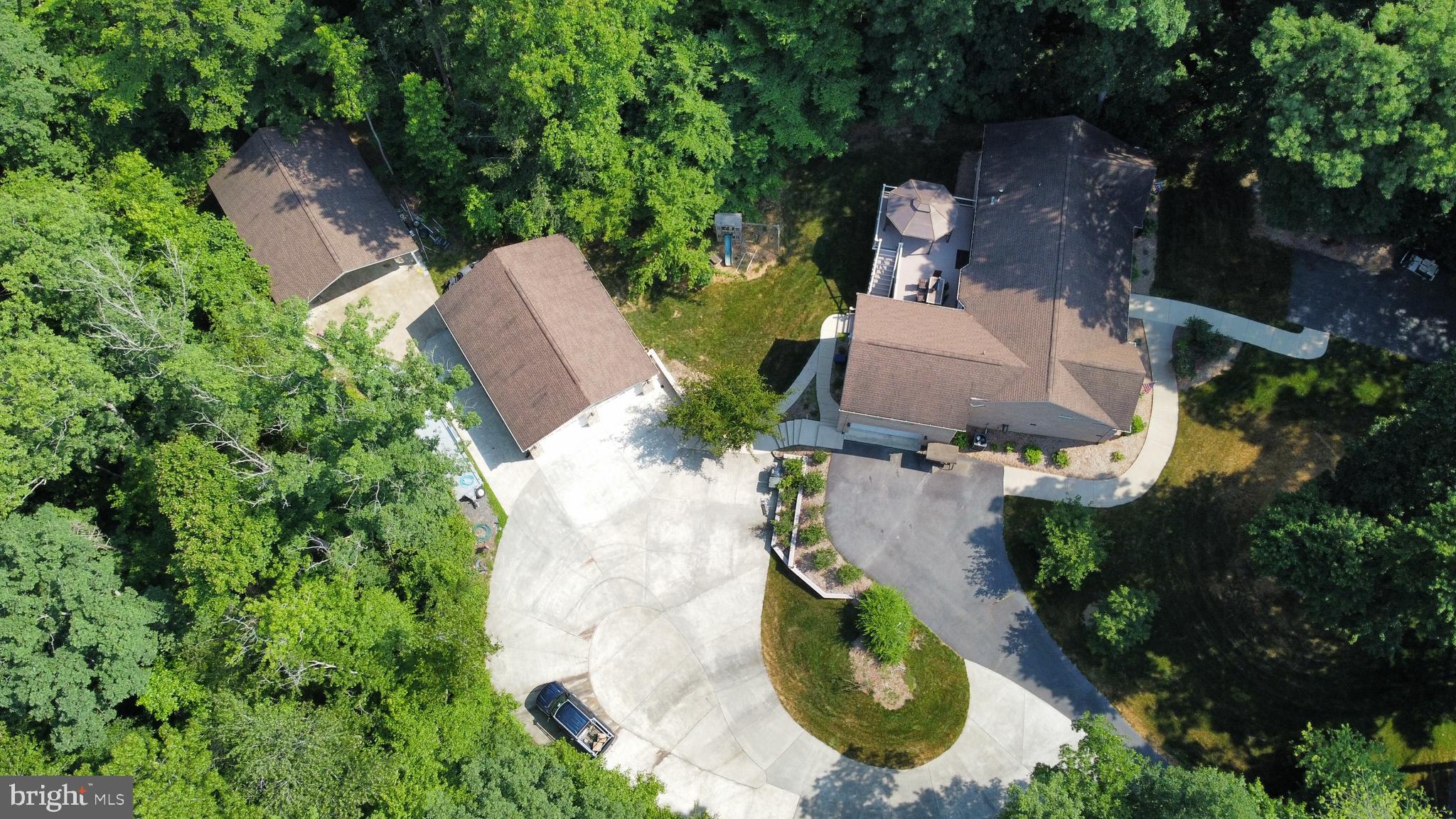 TALL PINES - Residential