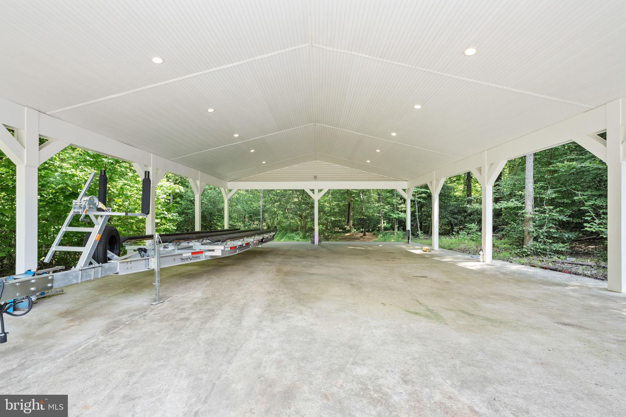 TALL PINES - Residential