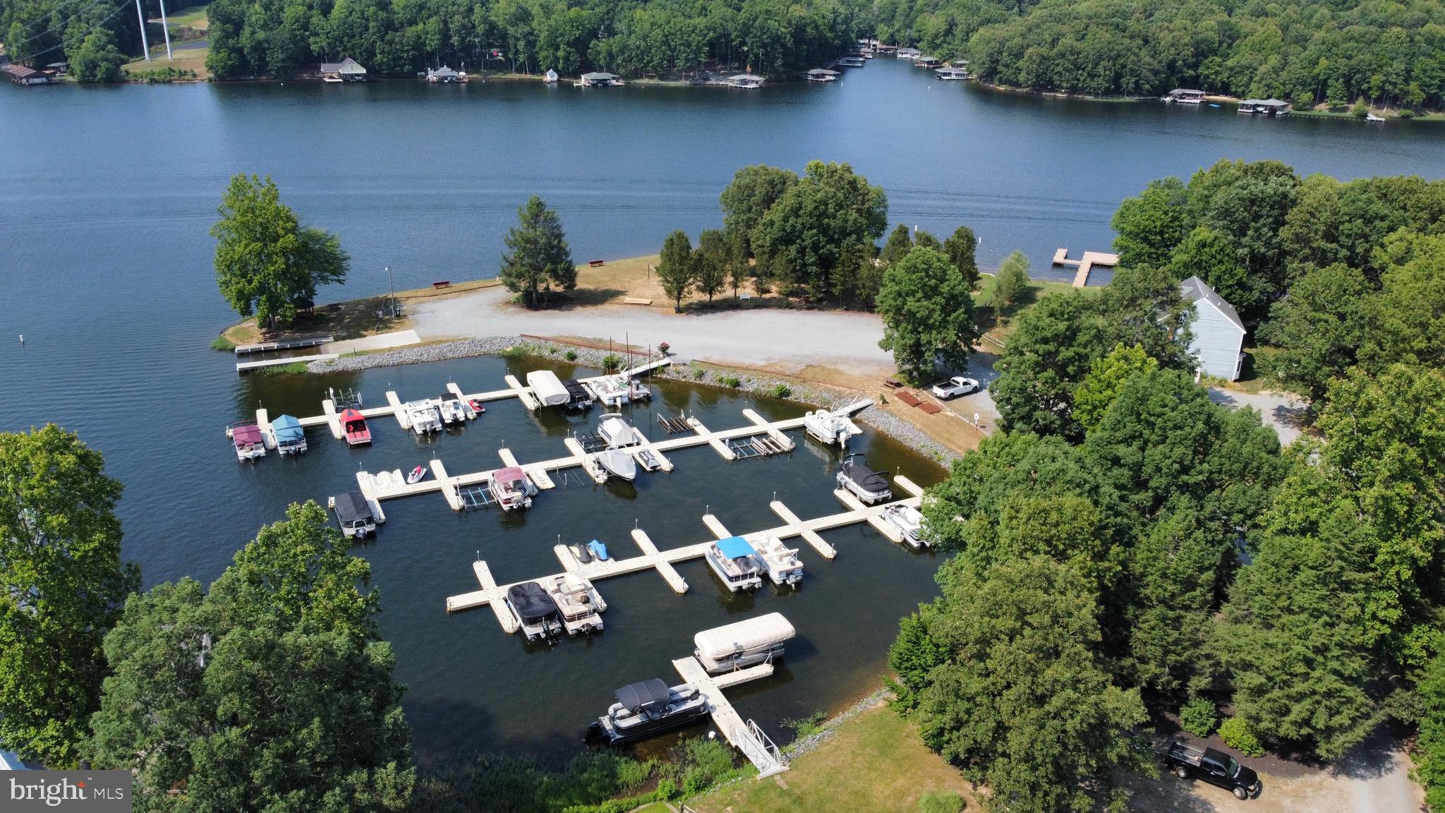 TALL PINES - Residential