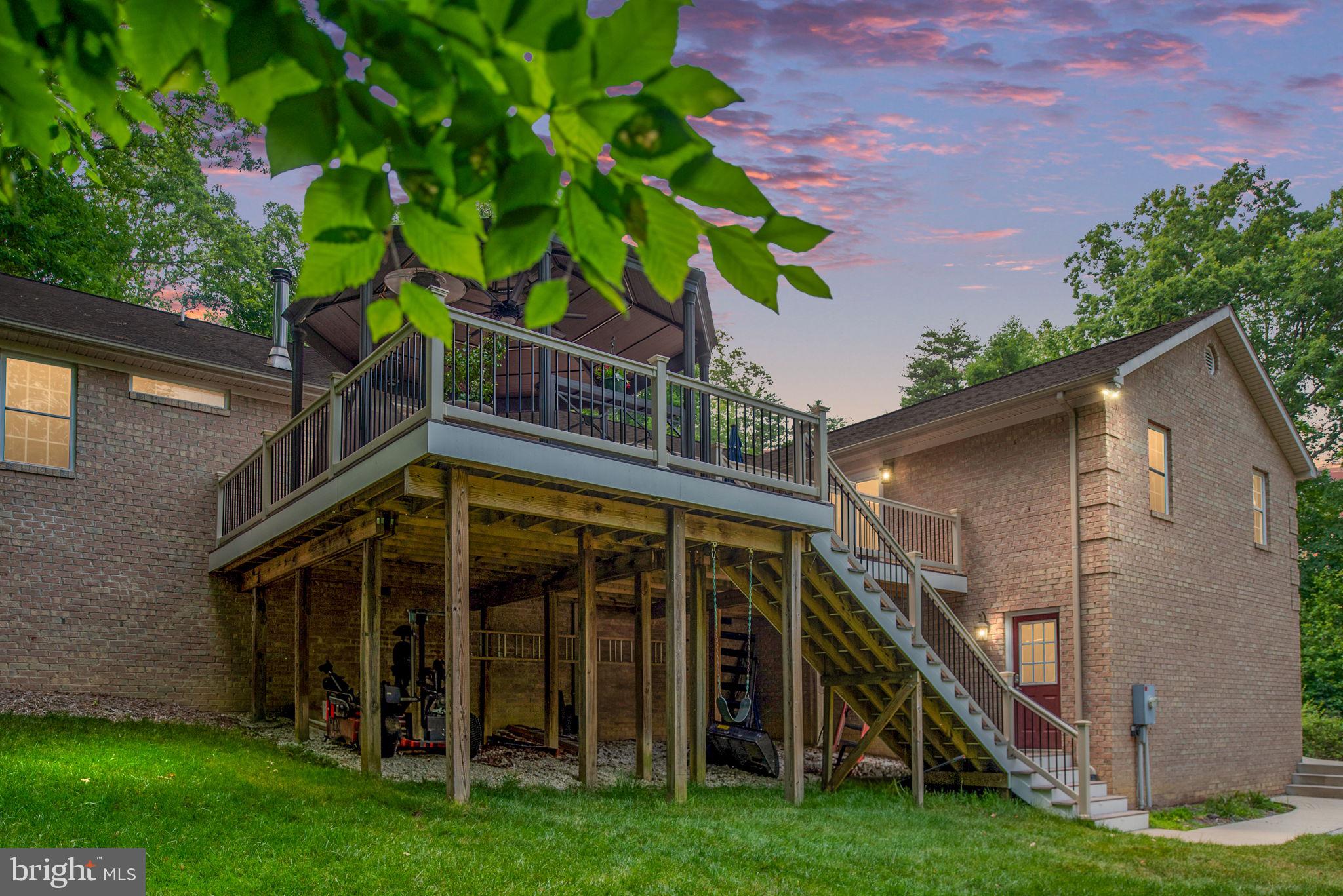 TALL PINES - Residential