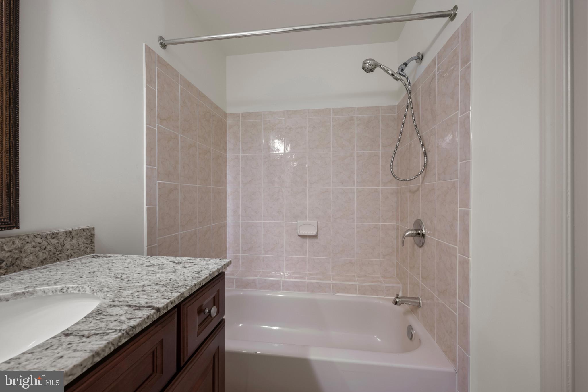 LOVETON FARMS - Residential