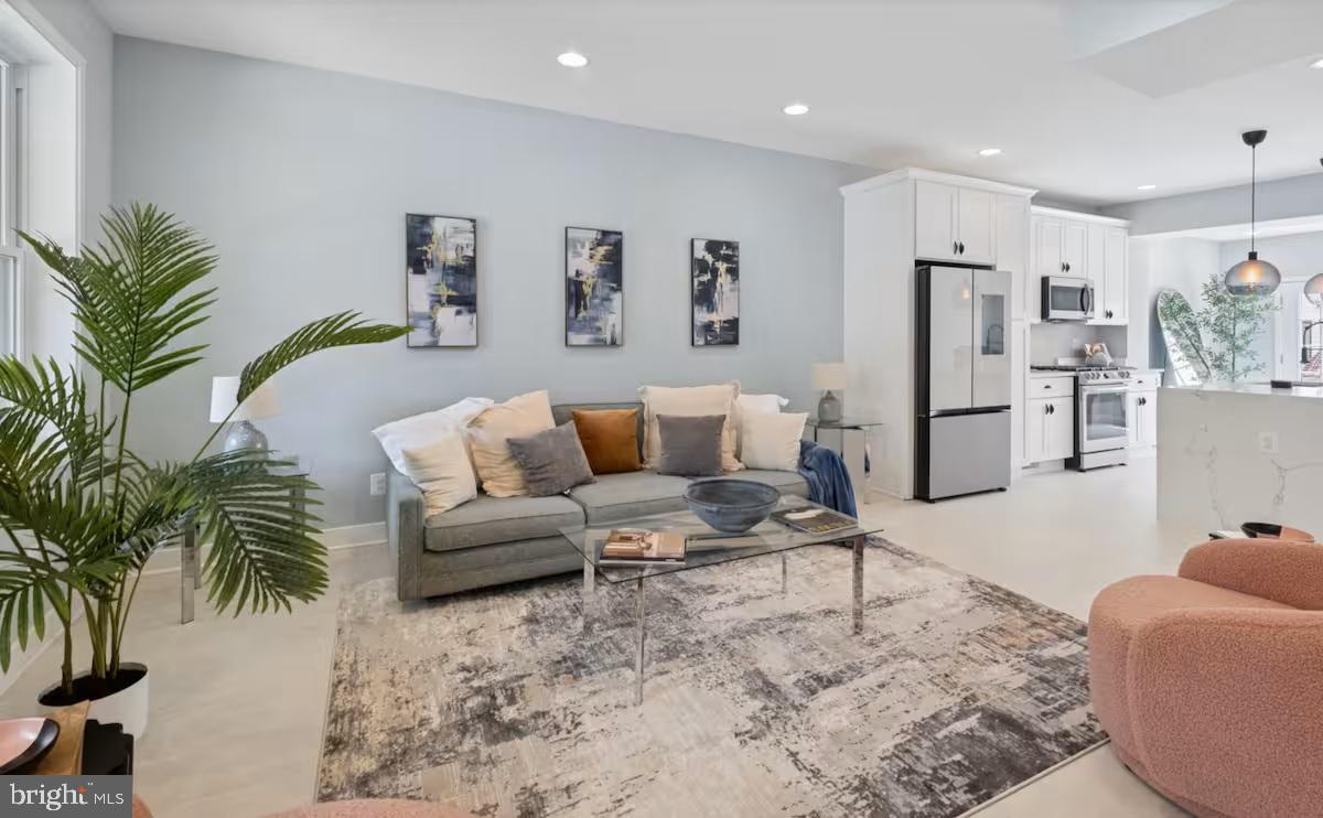 706 LONGFELLOW STREET NW