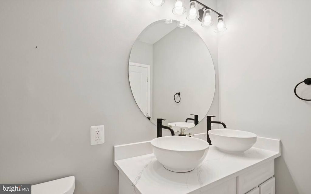 Photo of 706 Longfellow Street NW, WASHINGTON, DC 20011 (MLS # DCDC2229572)