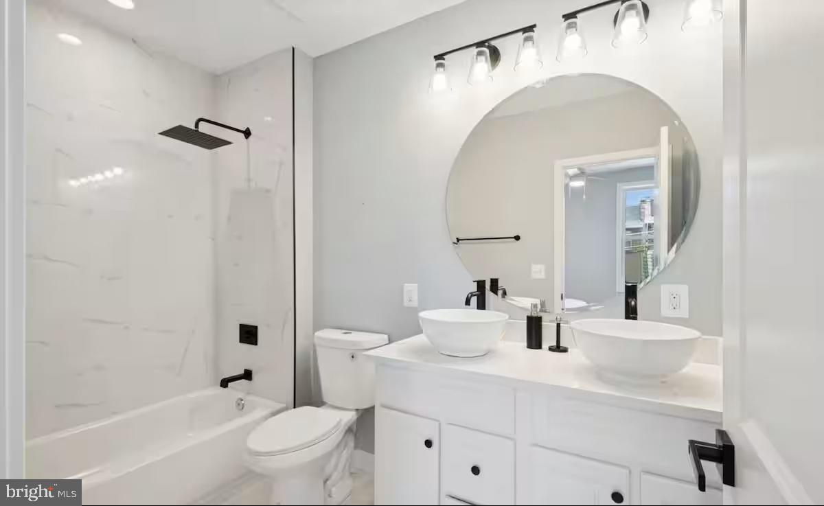 706 LONGFELLOW STREET NW