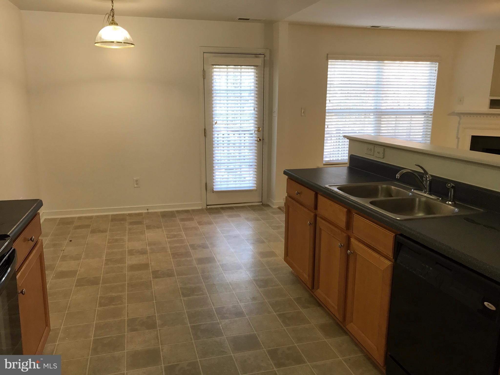 FOUR MILE RUN - Residential Lease