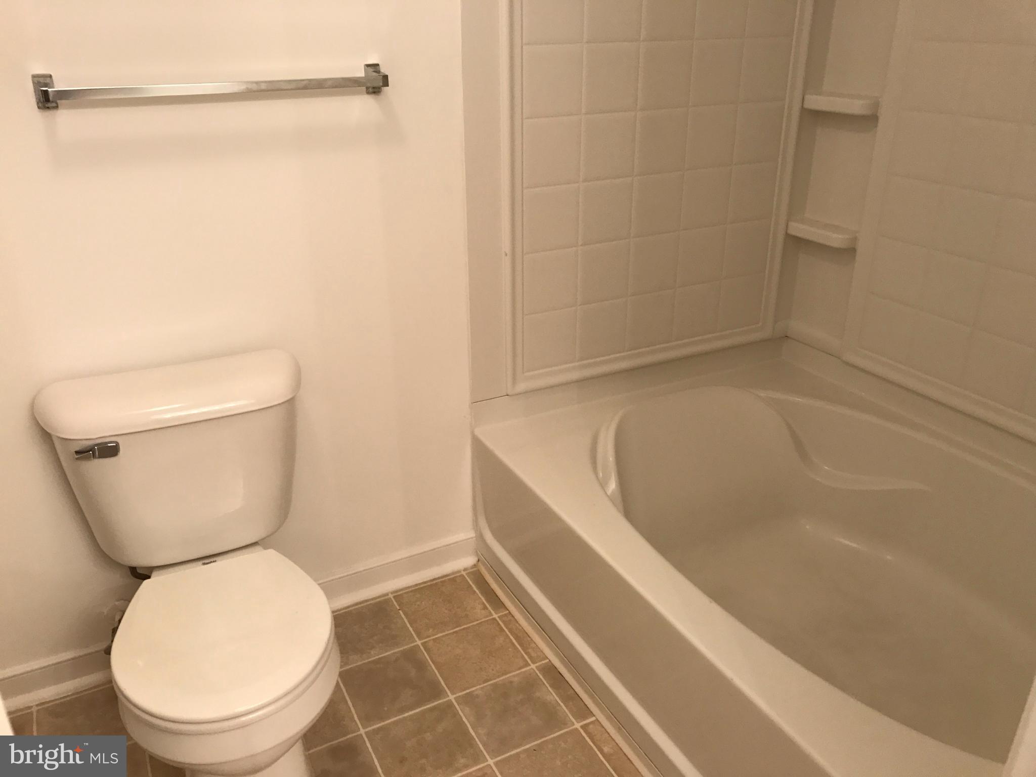 FOUR MILE RUN - Residential Lease