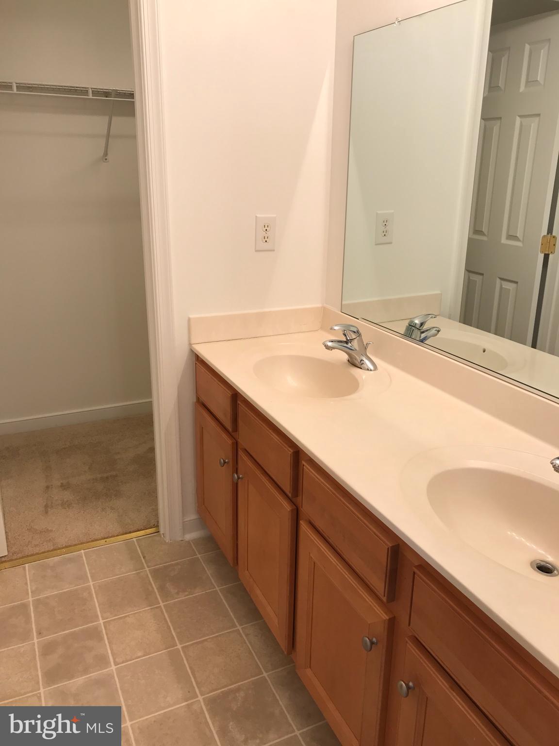 FOUR MILE RUN - Residential Lease