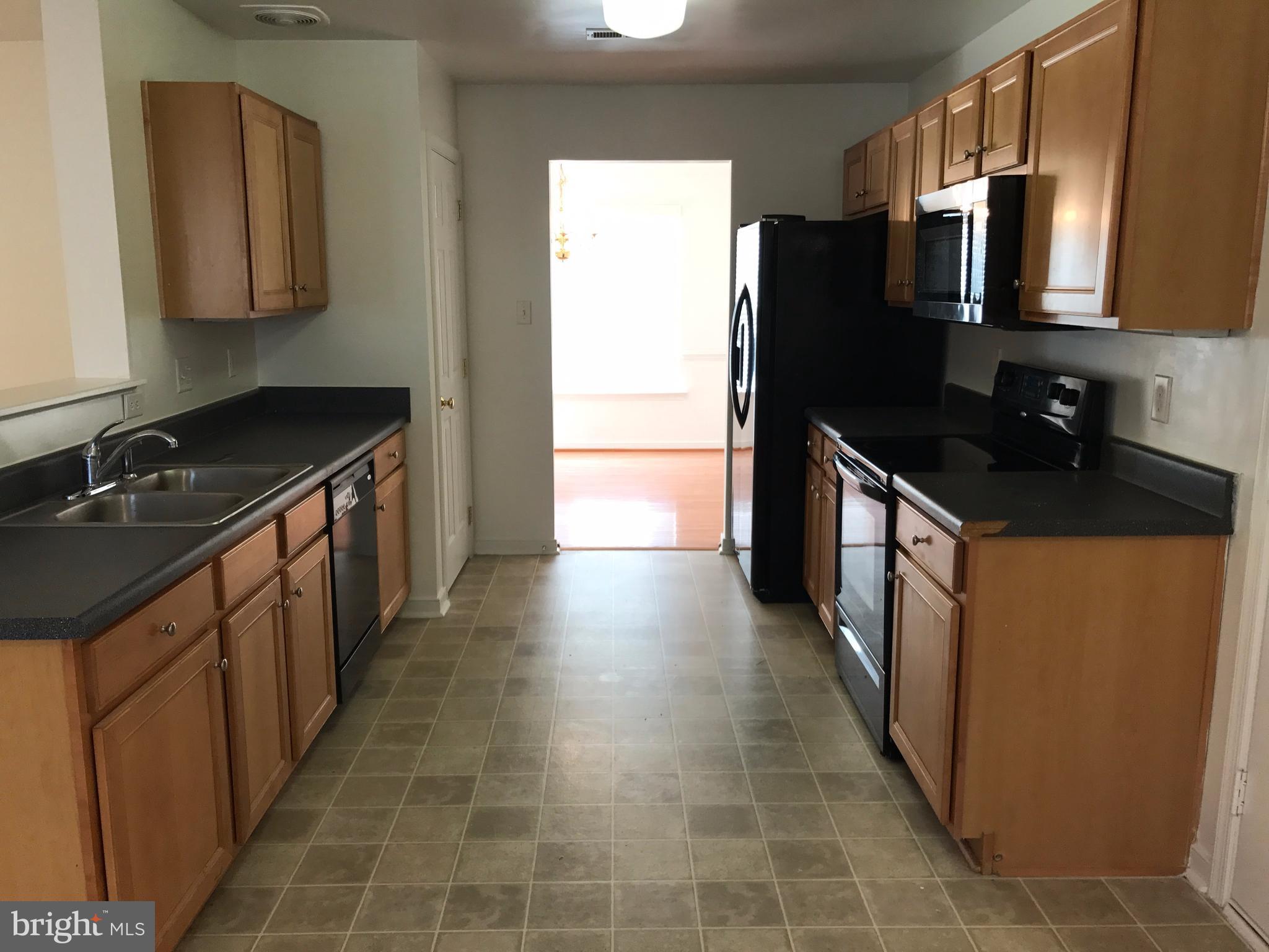 FOUR MILE RUN - Residential Lease