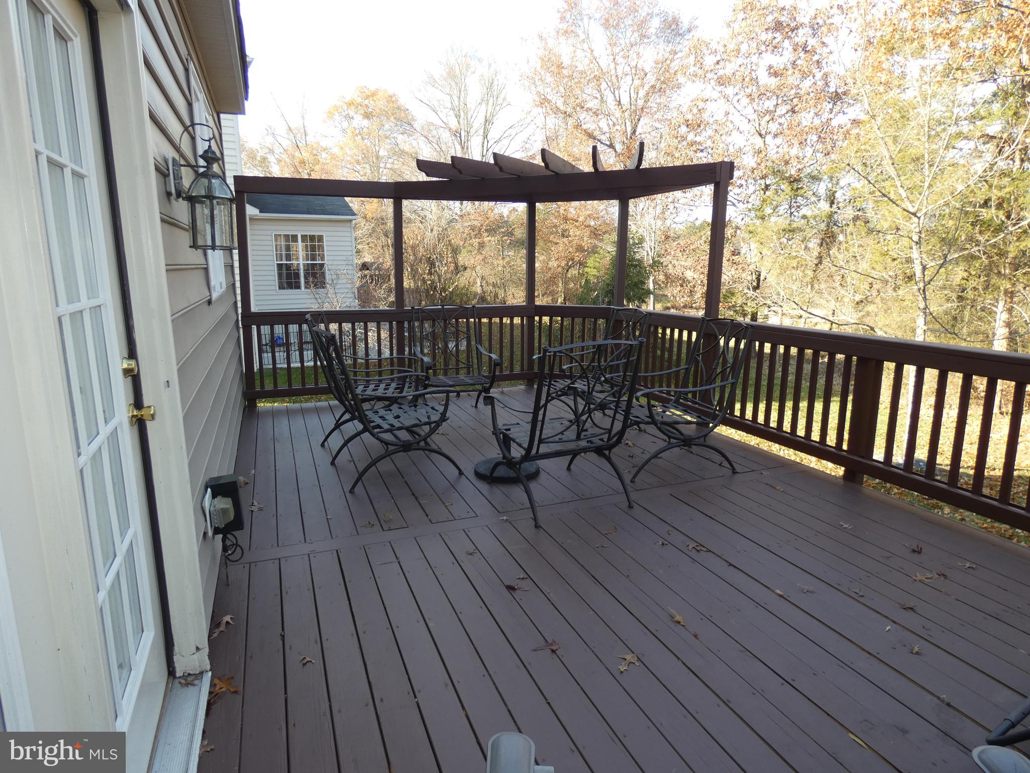 BROAD RUN OAKS - Residential