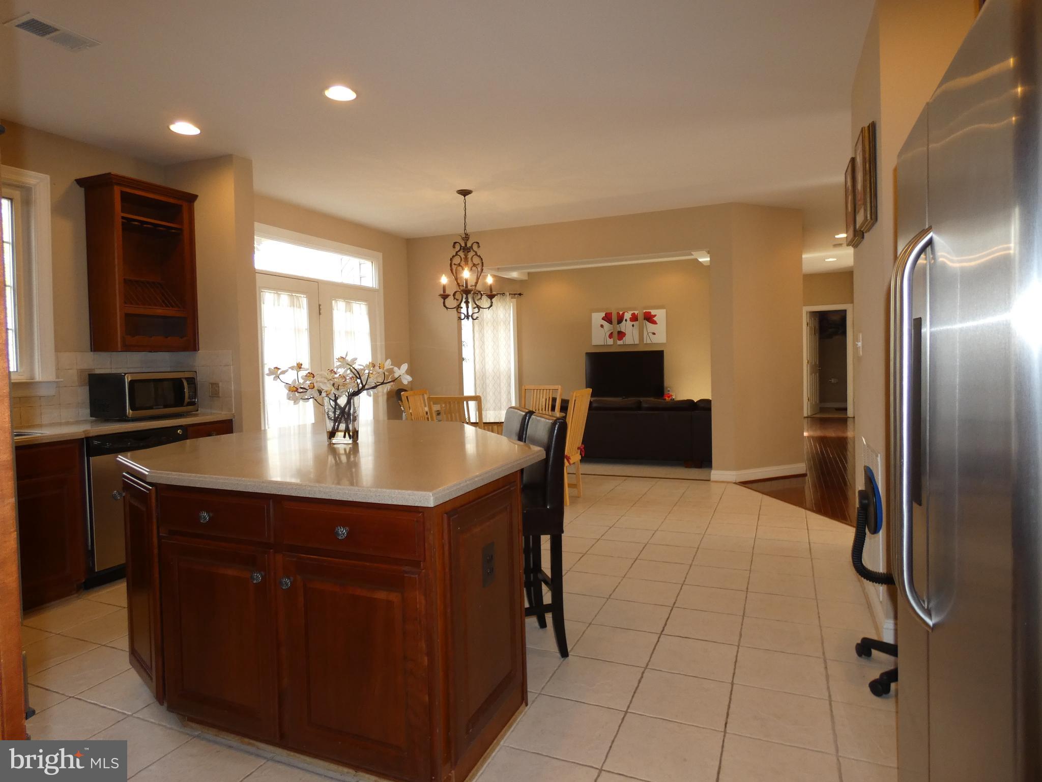 BROAD RUN OAKS - Residential