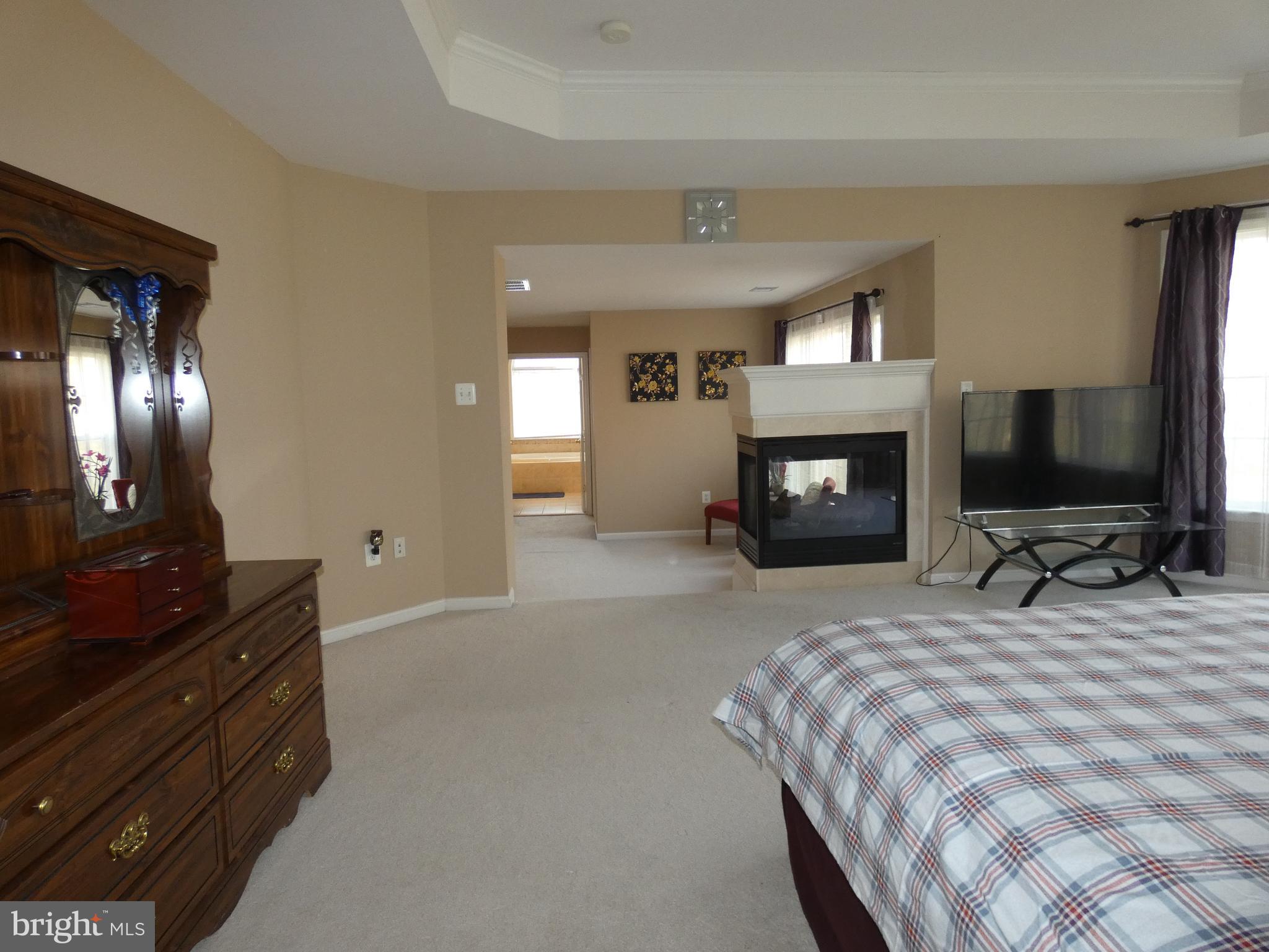 BROAD RUN OAKS - Residential