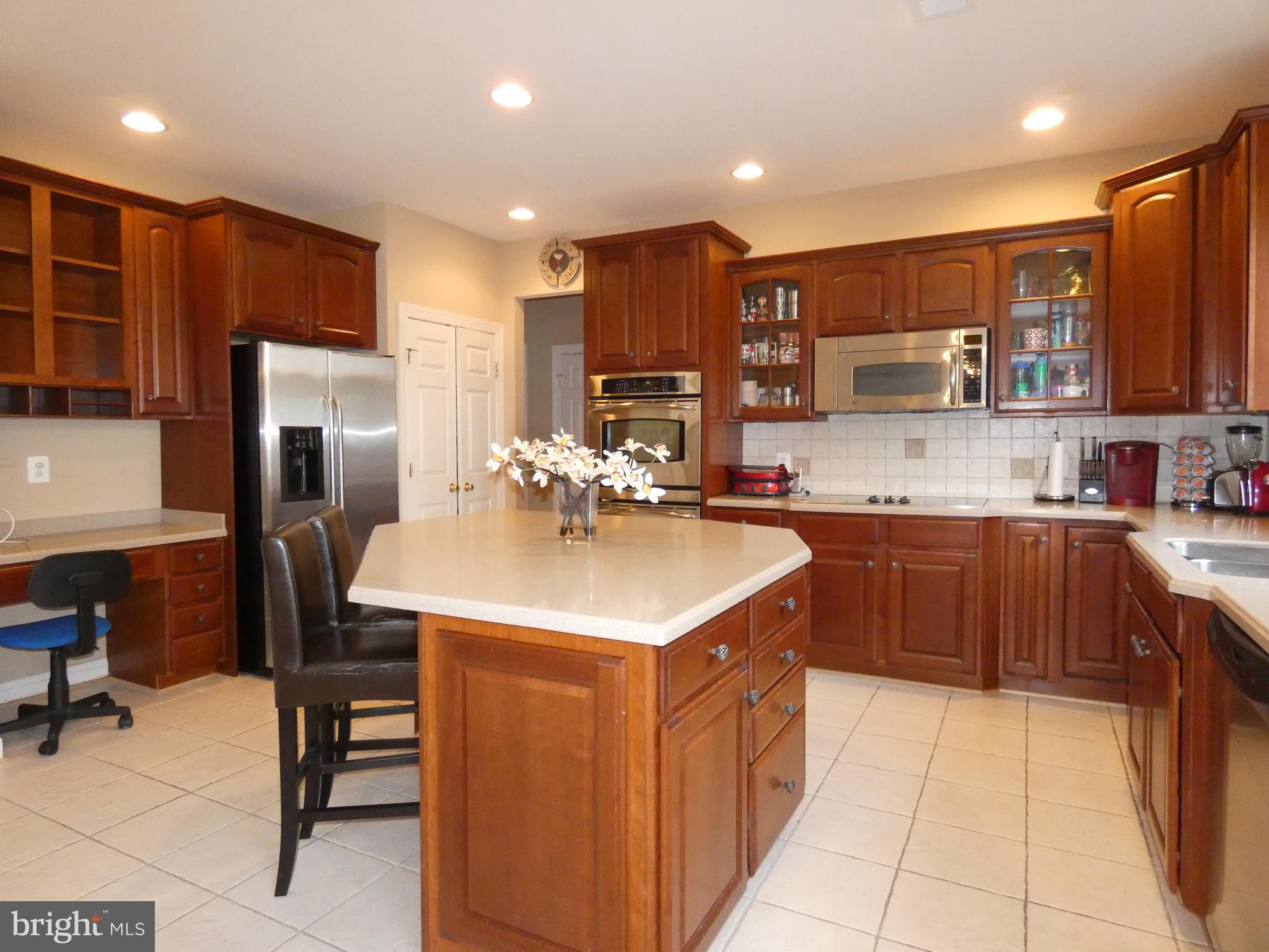 BROAD RUN OAKS - Residential