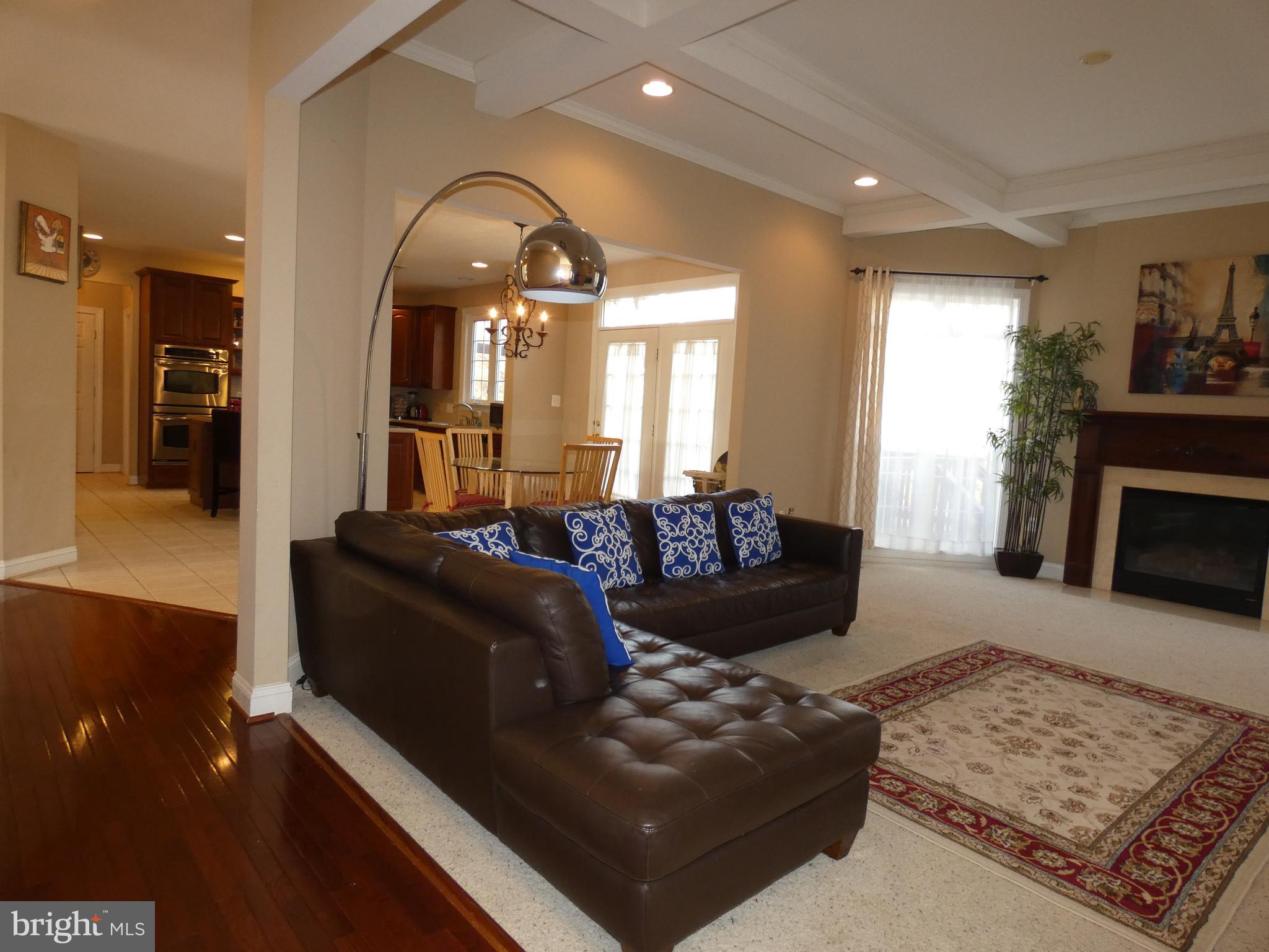 BROAD RUN OAKS - Residential