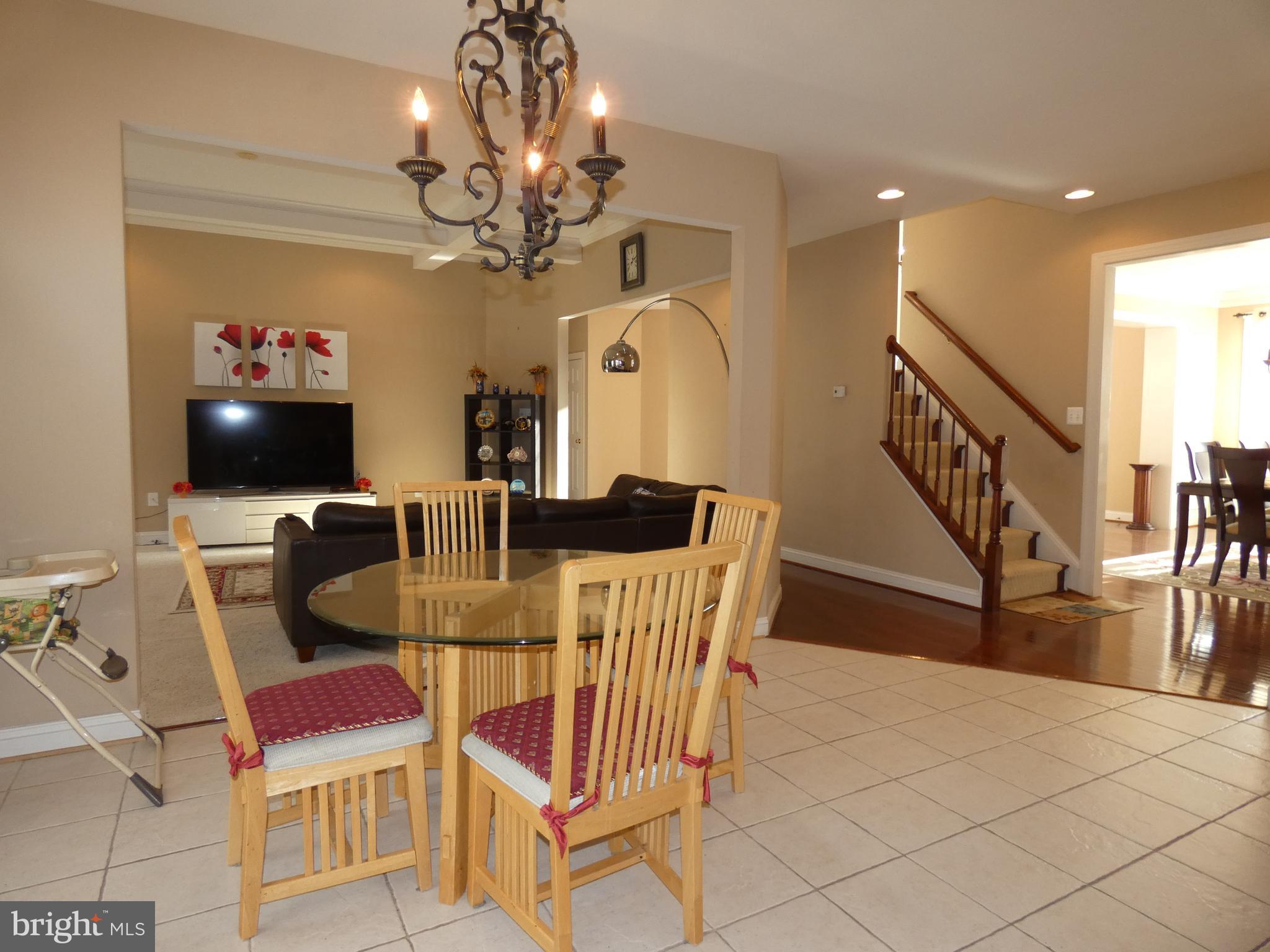 BROAD RUN OAKS - Residential