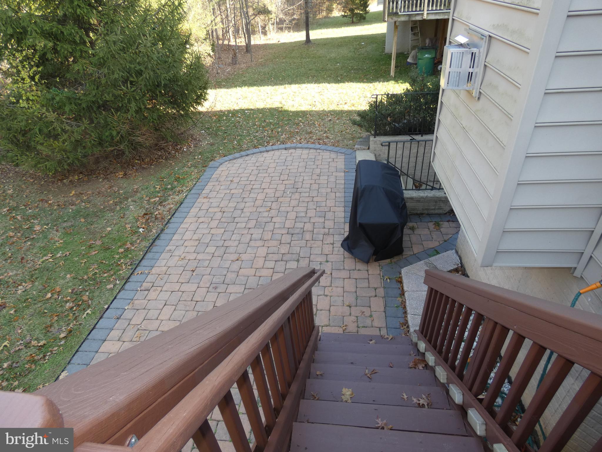 BROAD RUN OAKS - Residential