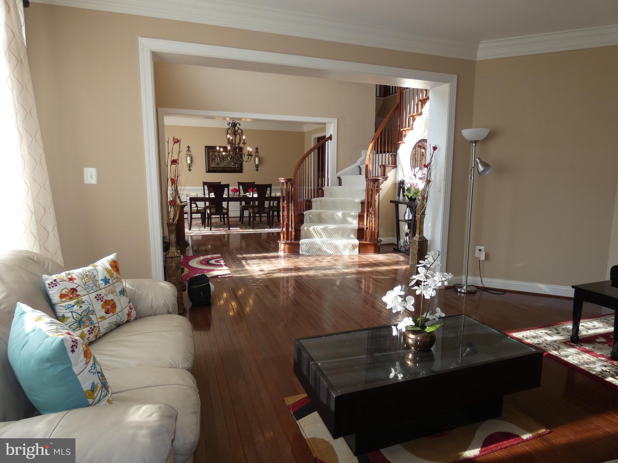 BROAD RUN OAKS - Residential