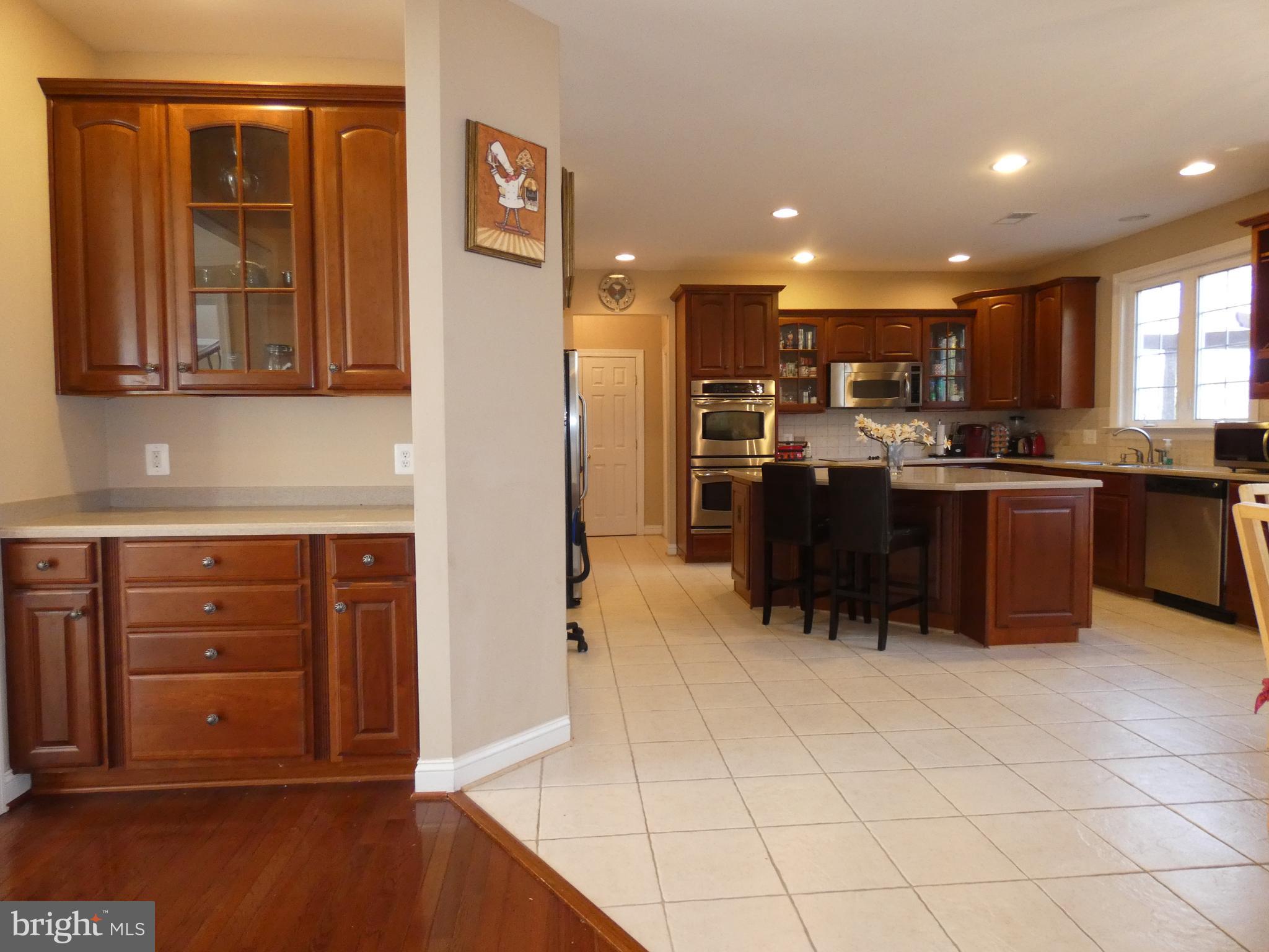 BROAD RUN OAKS - Residential